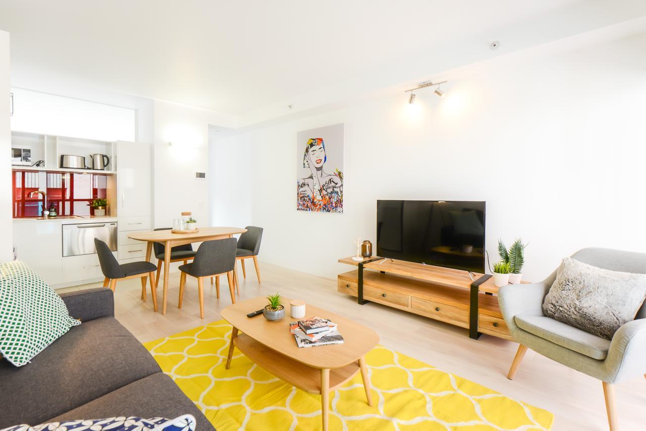 Canvas Suites On Russell Place Apartment *