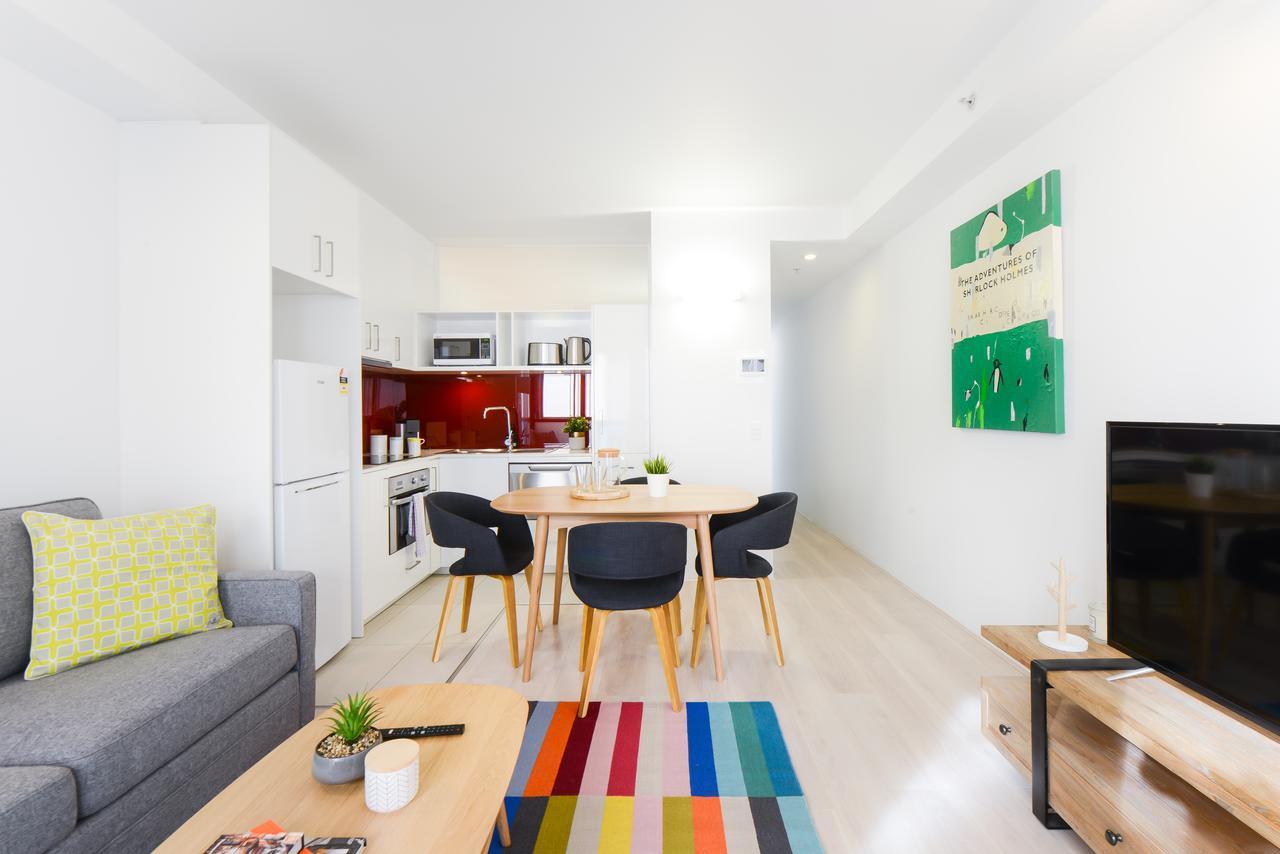 Canvas Suites On Russell Place Apartment