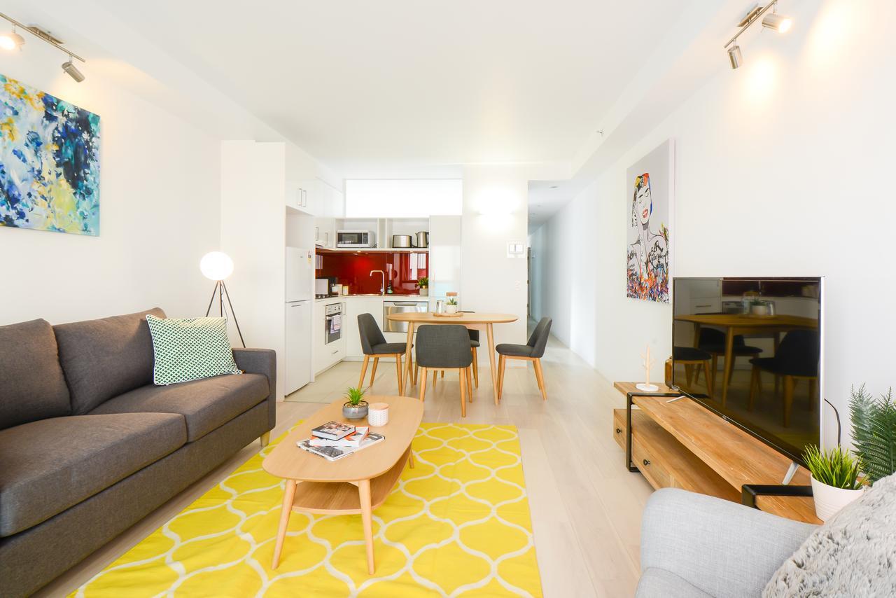 Apartment Canvas Suites On Russell Place