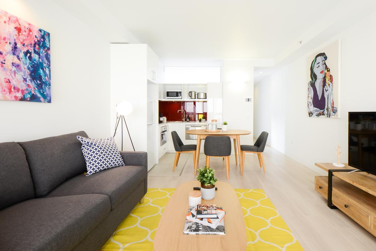 Apartment Canvas Suites On Russell Place