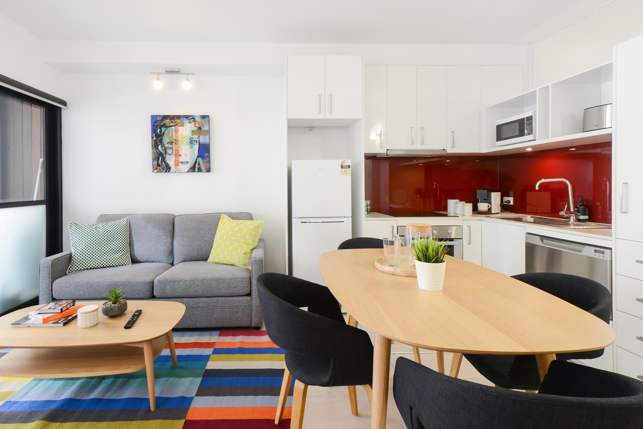Canvas Suites On Russell Place *