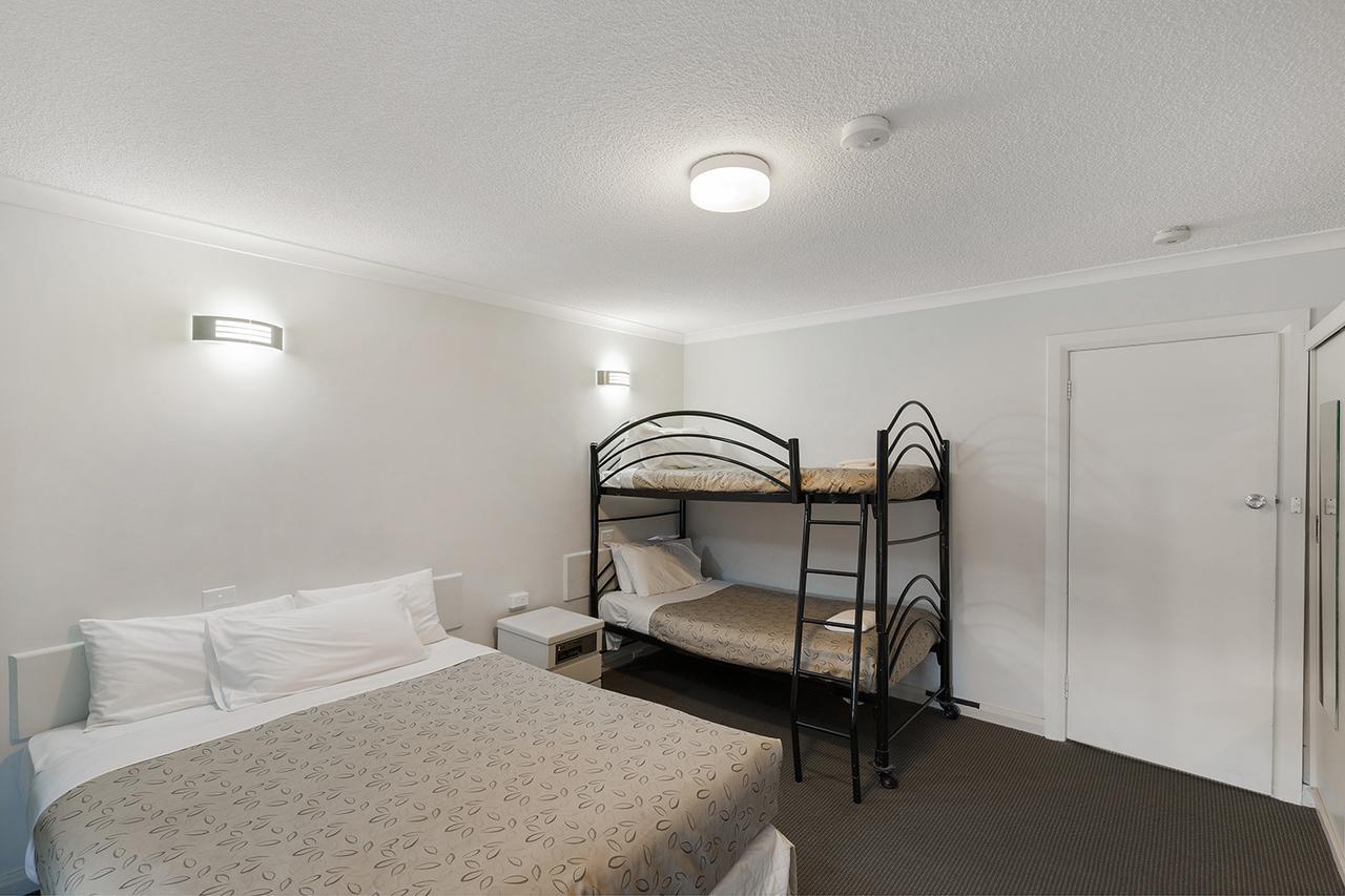 Alexander Motor Motel 3*