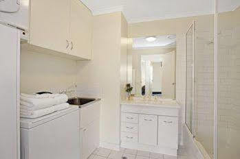 Platinum On Whiteman St Apartment *