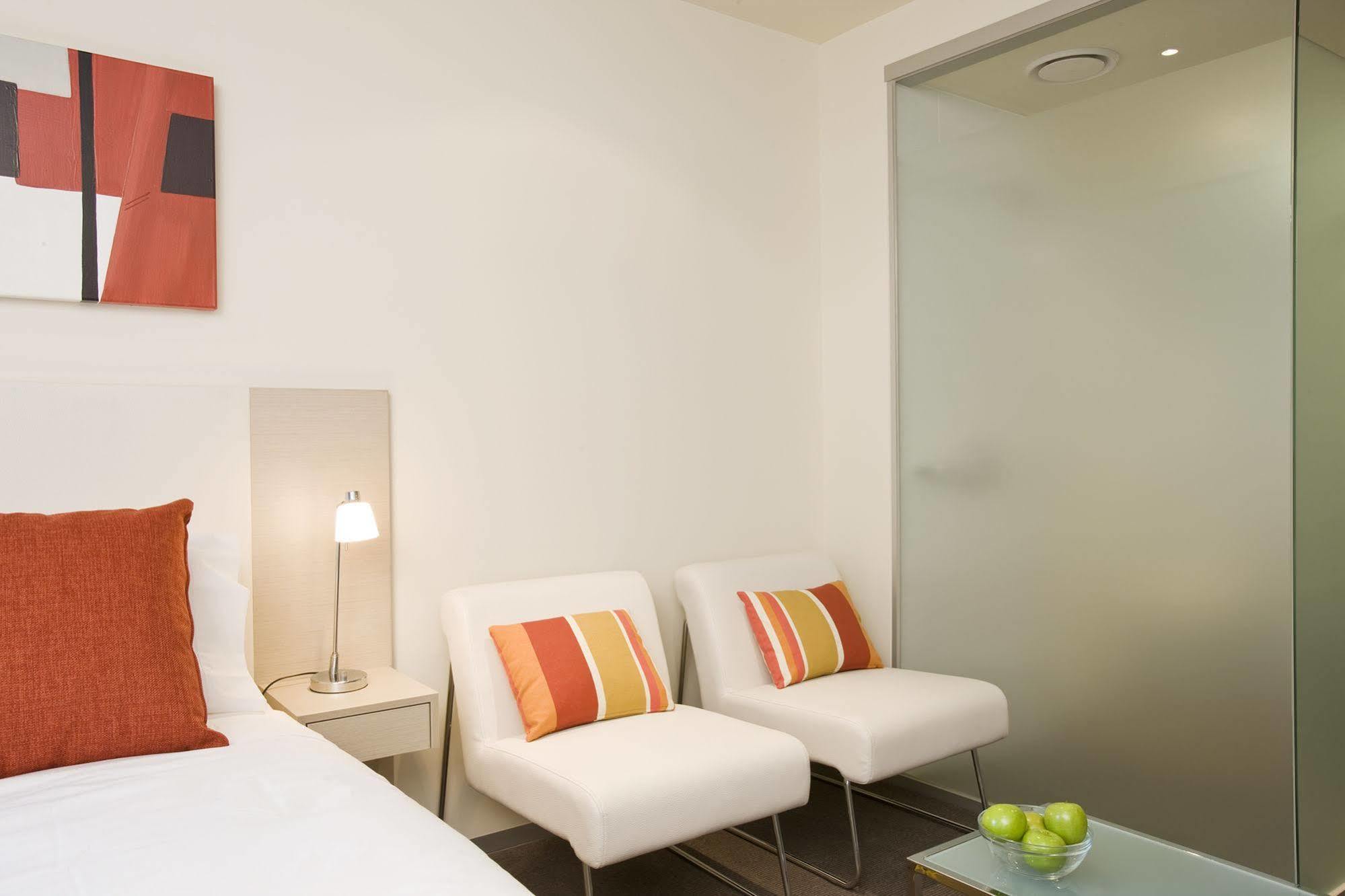 Tempo - Queen St 4*