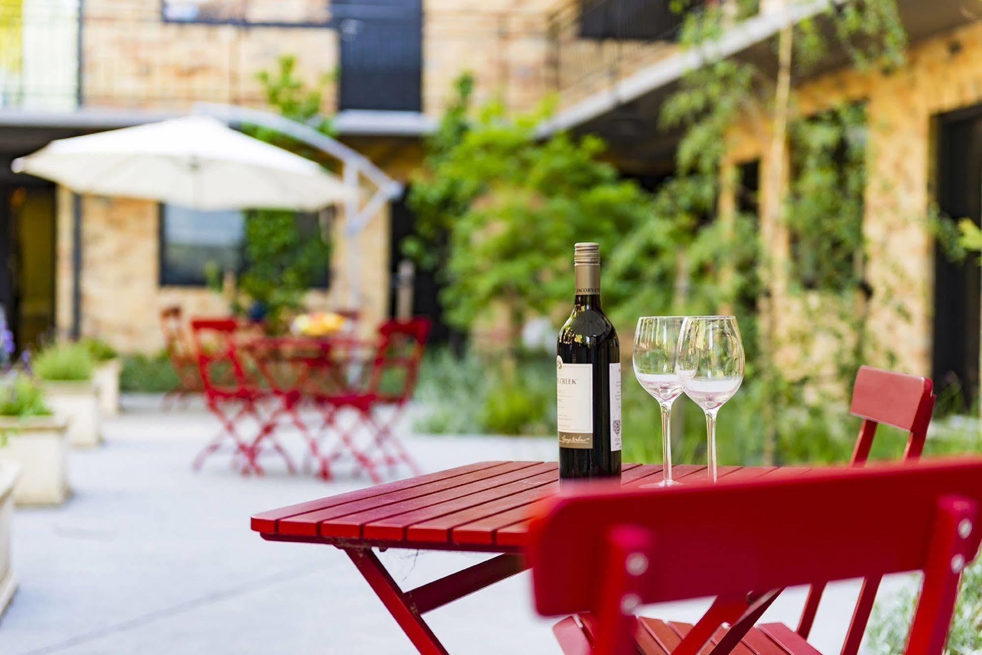 Aberlour Court * Melbourne