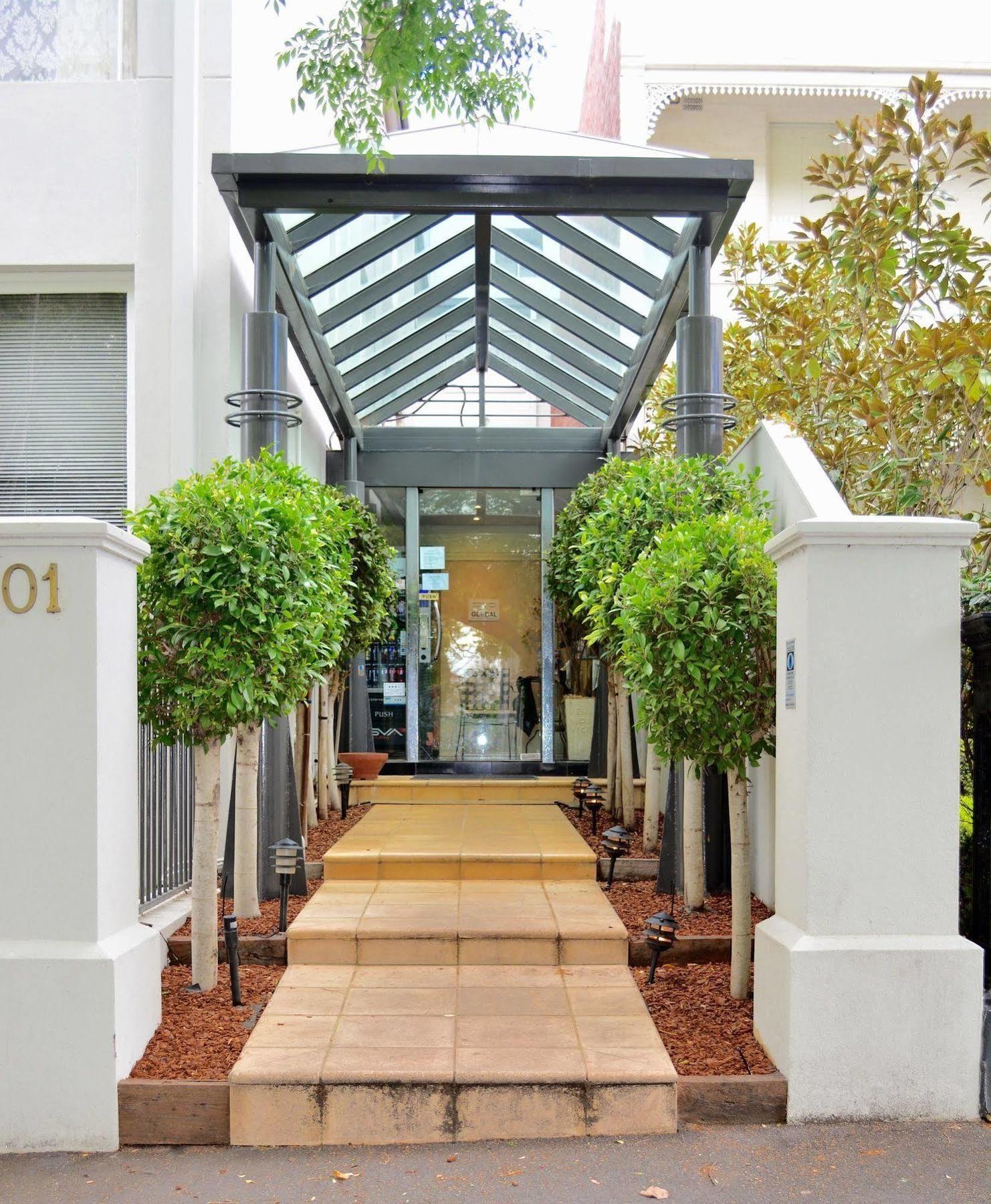 Knightsbridge Aparthotel