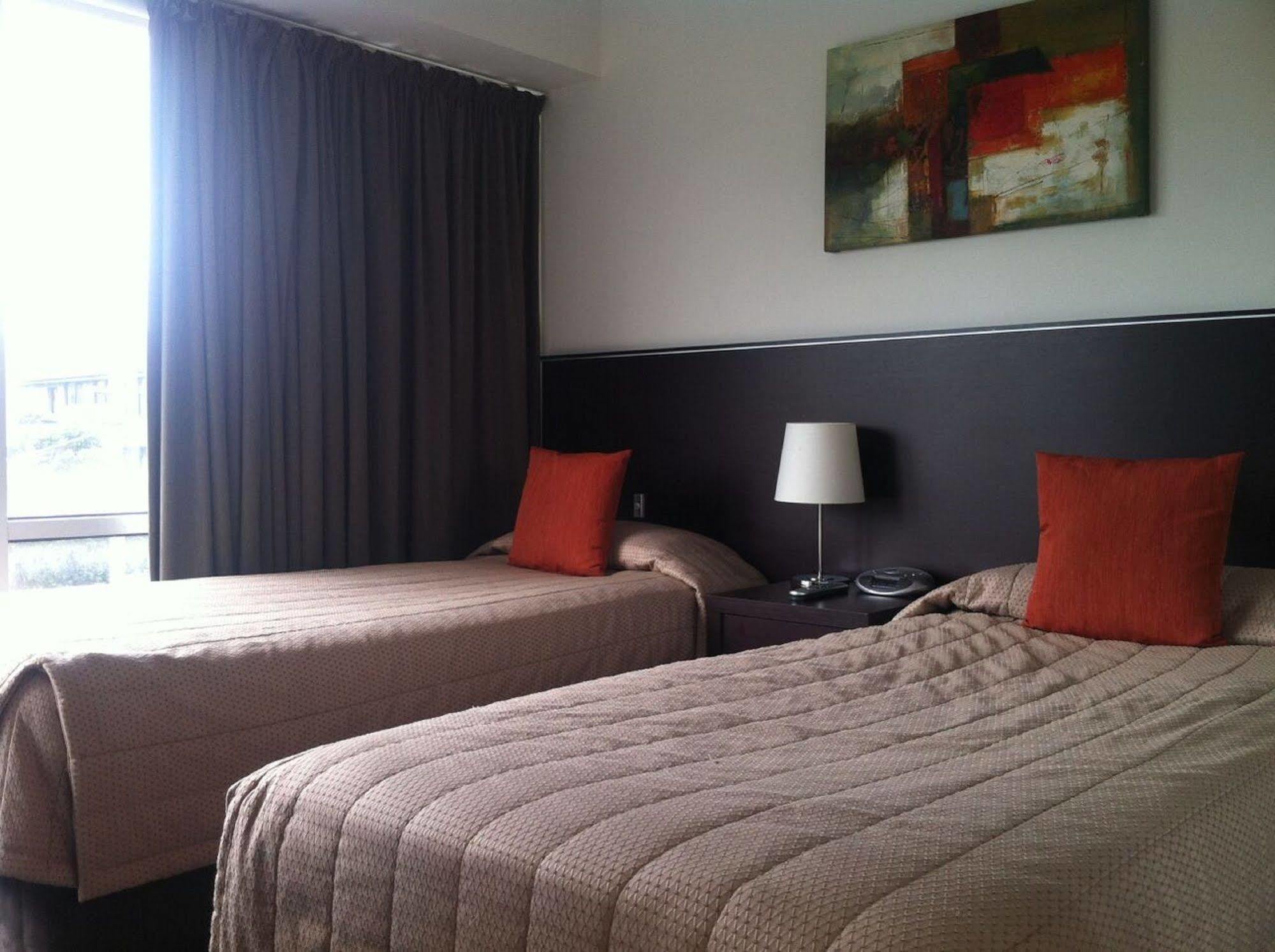 St Kilda Aparthotel 4*
