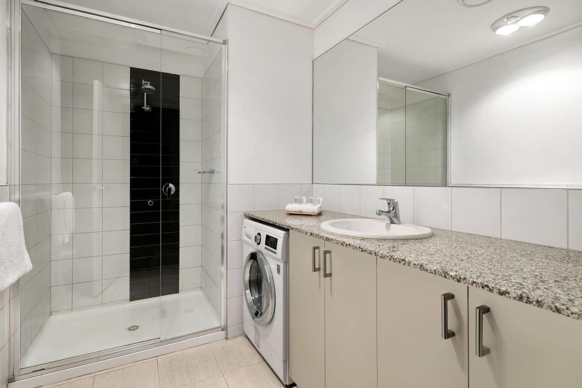 Aparthotel Quest Jolimont 4*