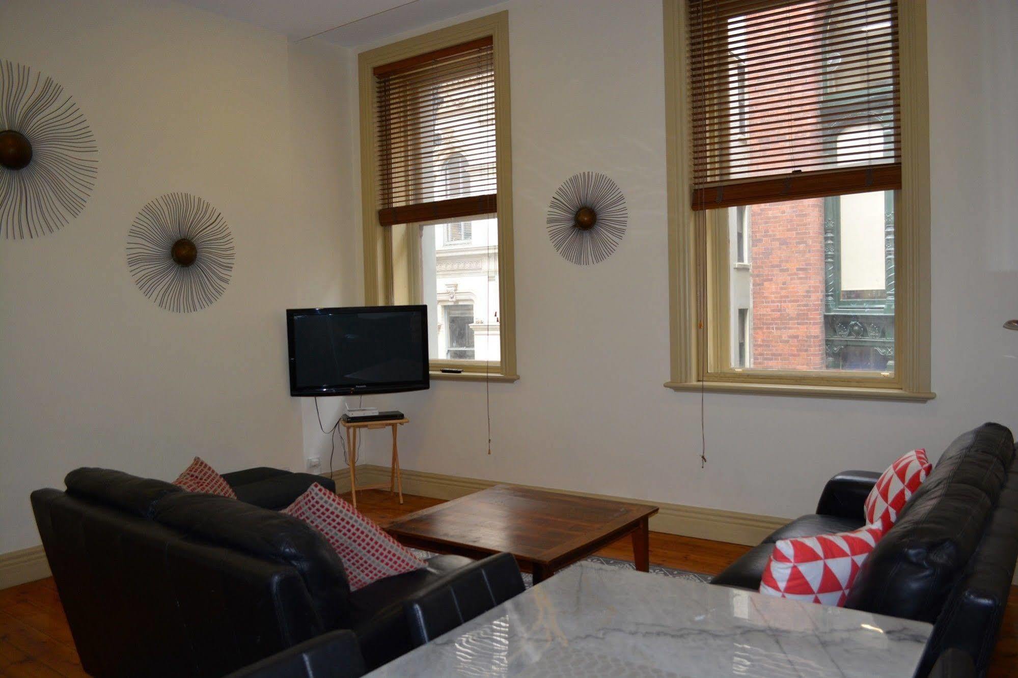 Flinders Lane Aparthotel 4*