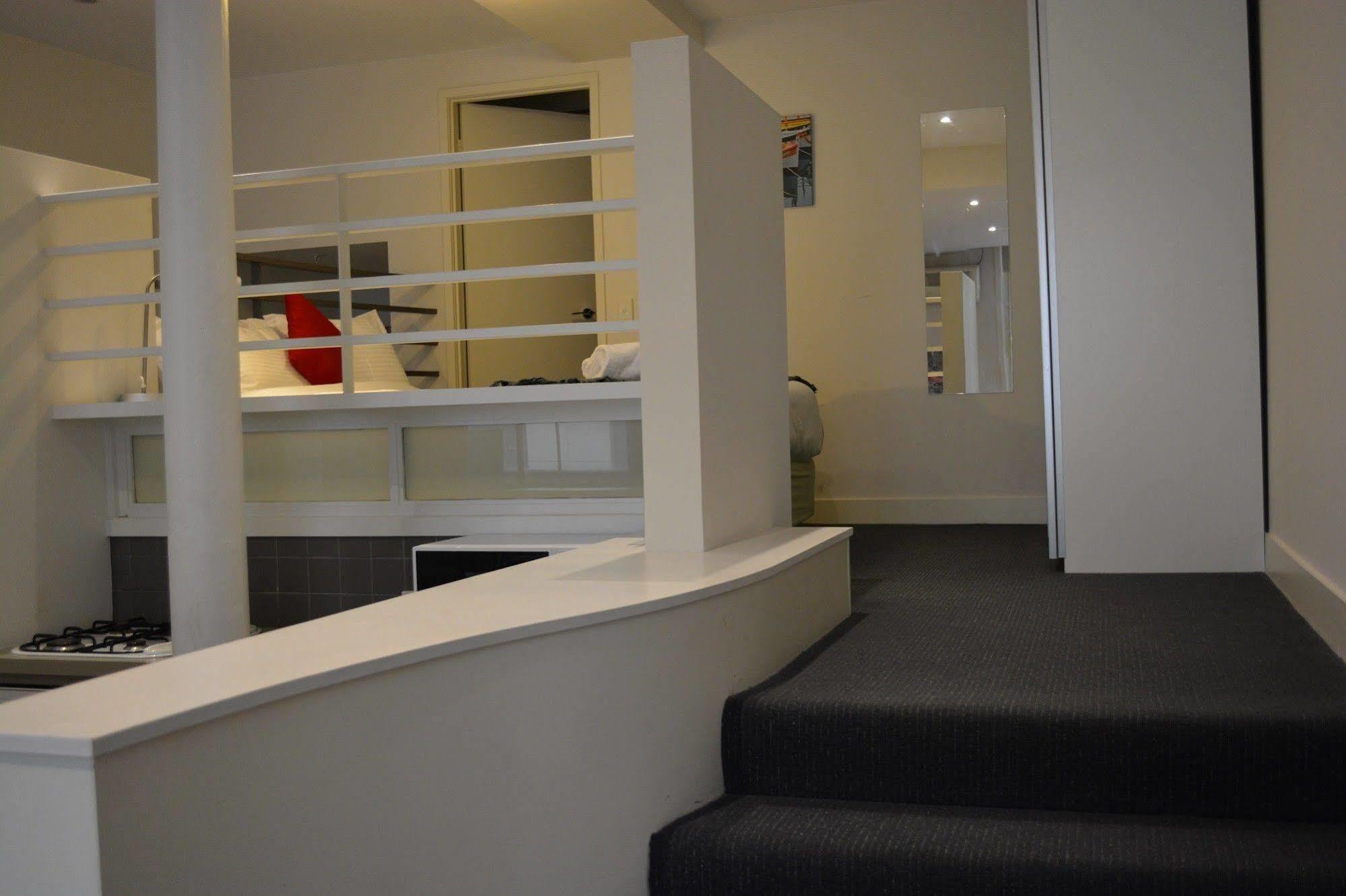 Flinders Lane Aparthotel