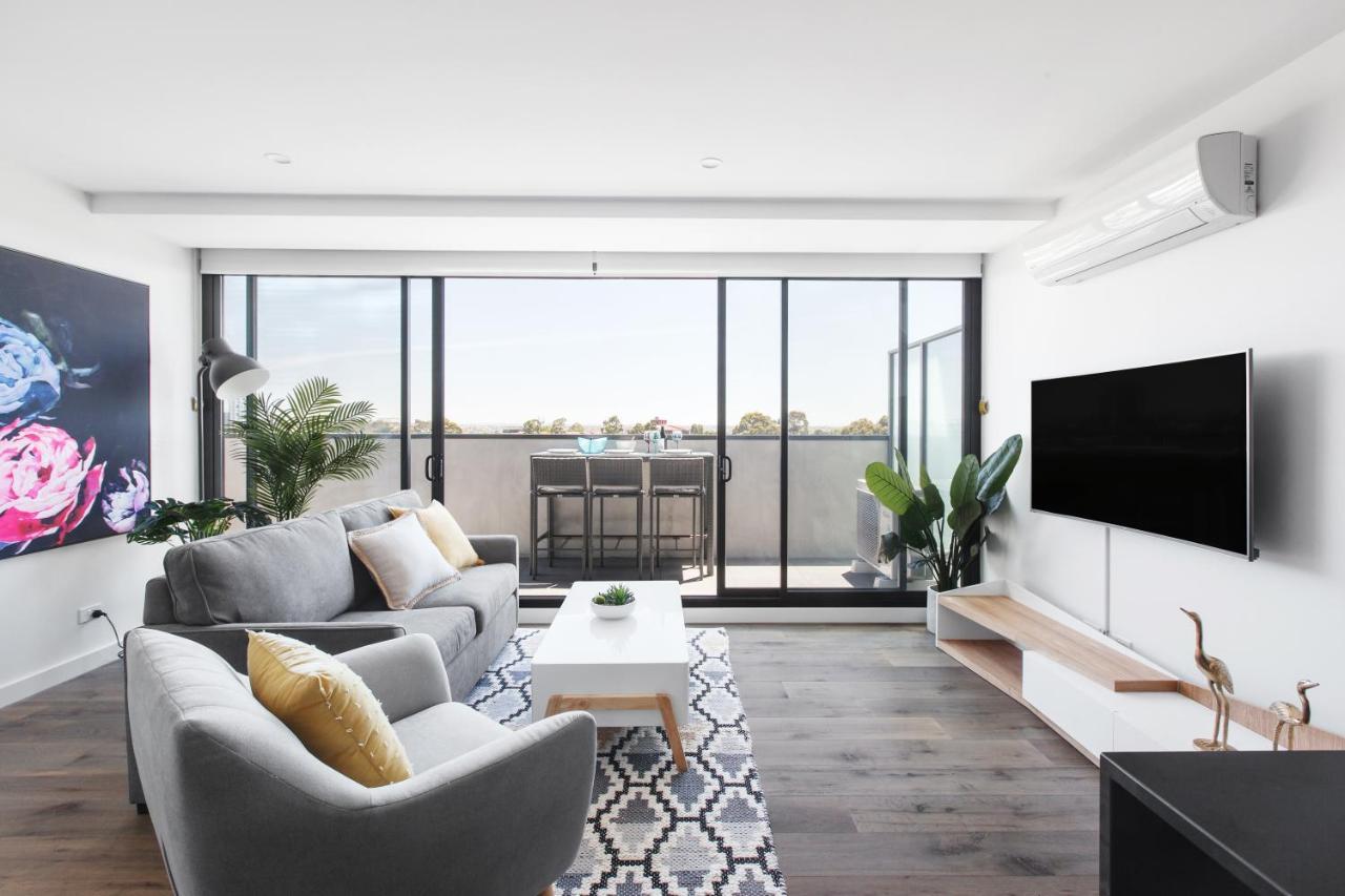 Apartment Spacious Urban Oasis With Views By Ready Set Host *