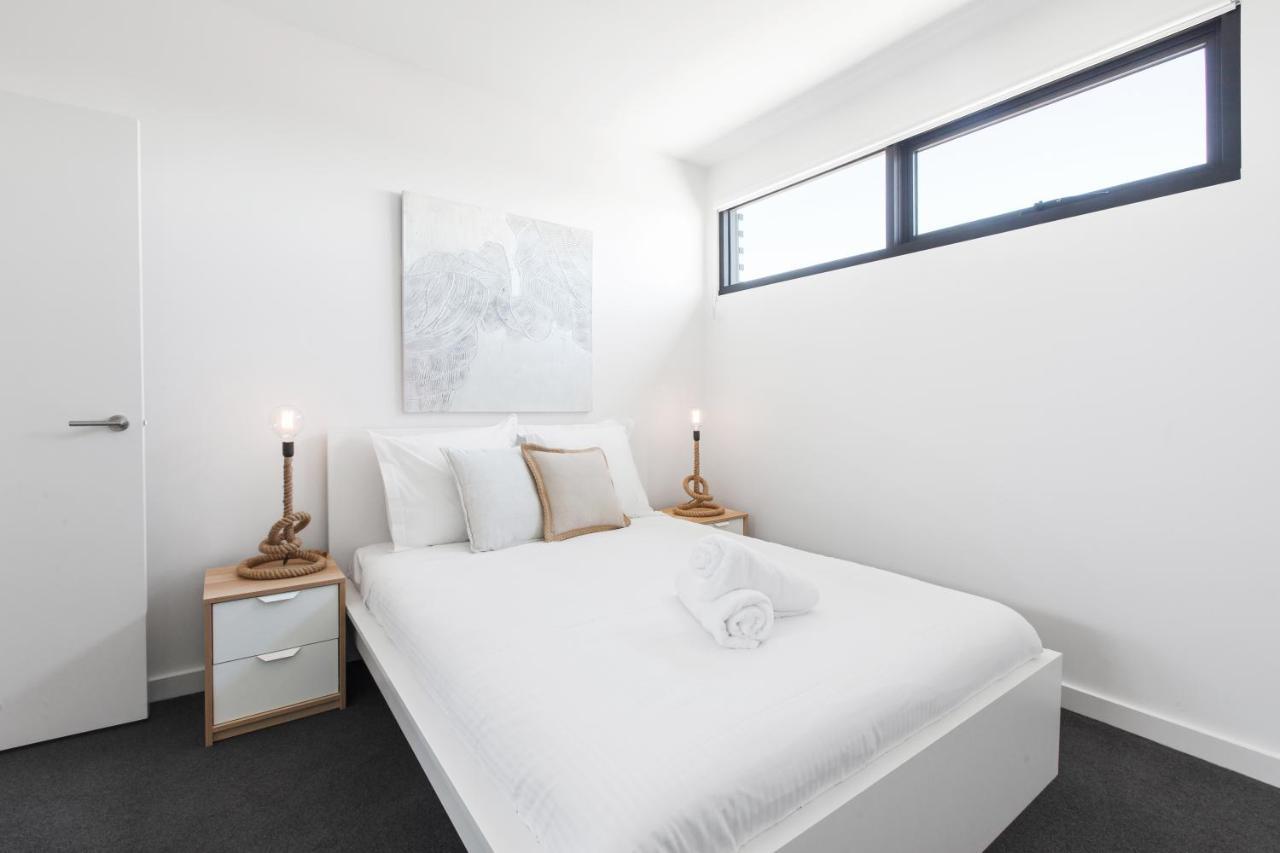 Spacious Urban Oasis With Views By Ready Set Host
