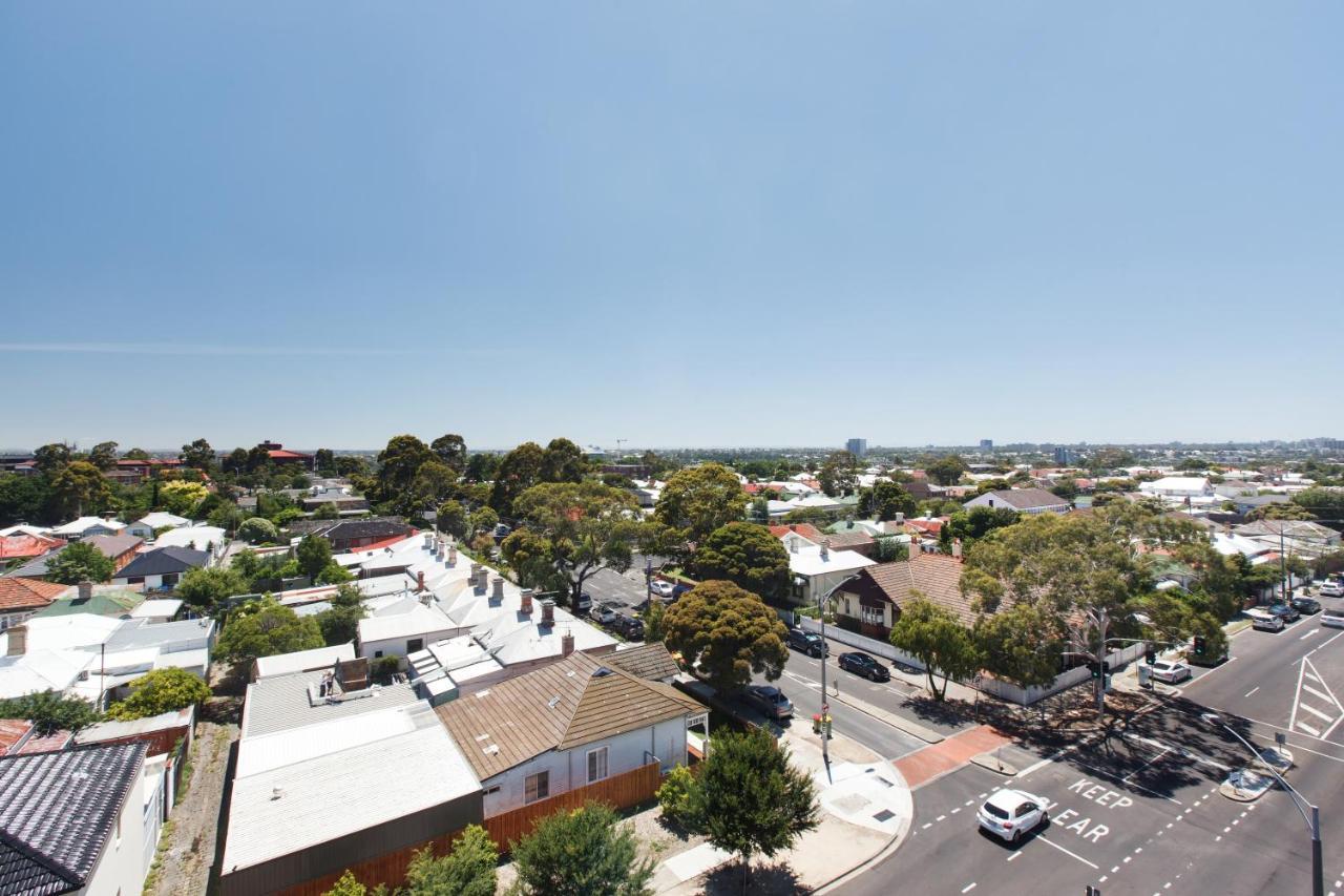 Spacious Urban Oasis With Views By Ready Set Host Melbourne