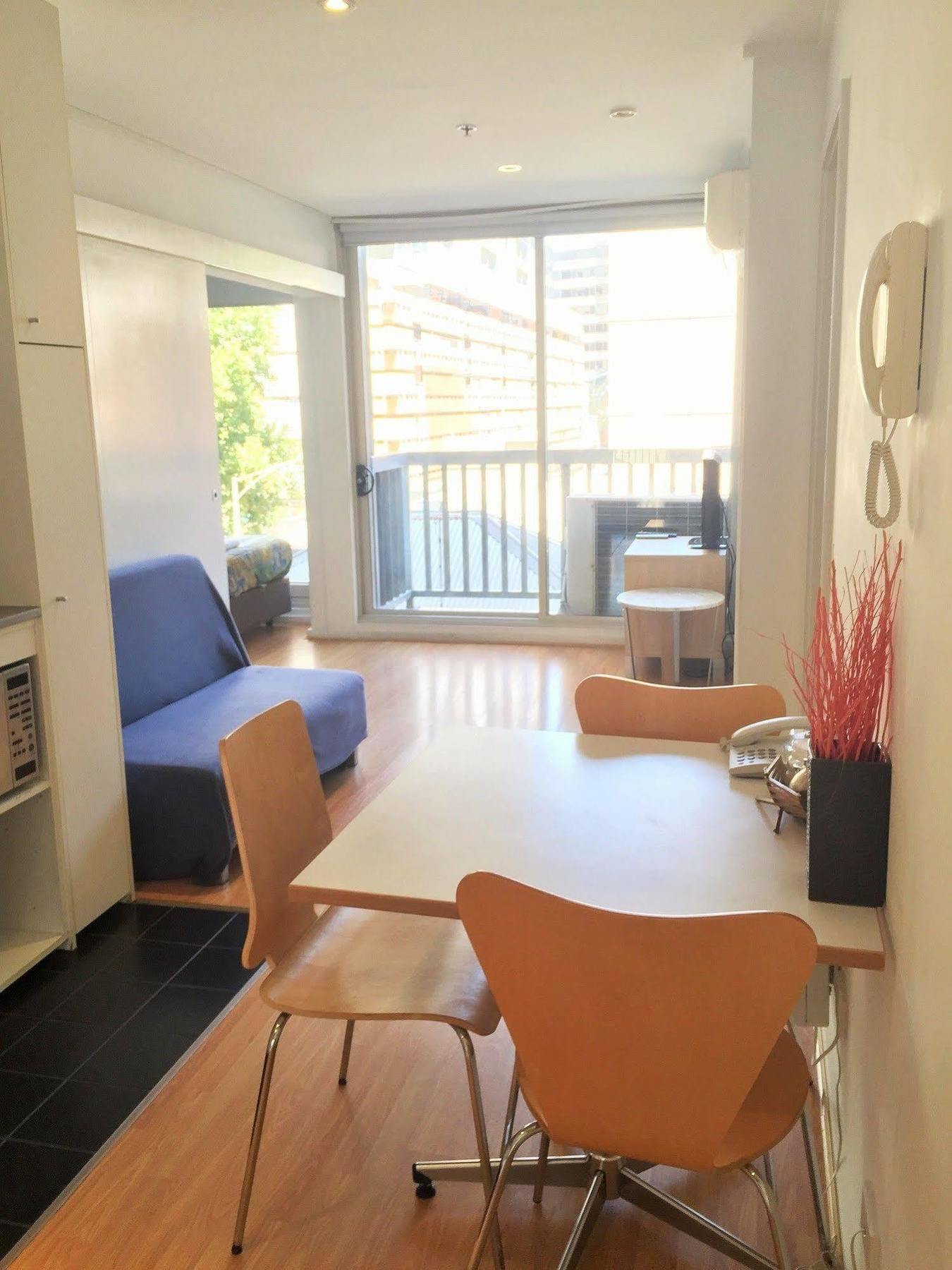 Ozstays Aparthotel 3*
