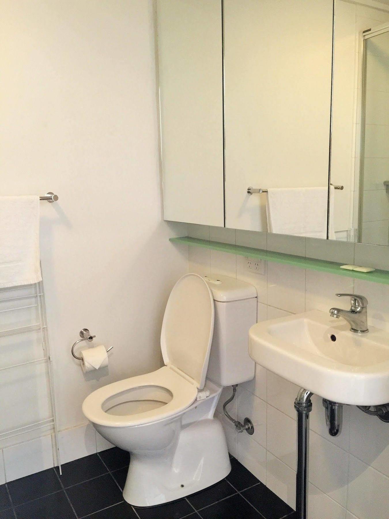 Ozstays Aparthotel 3*