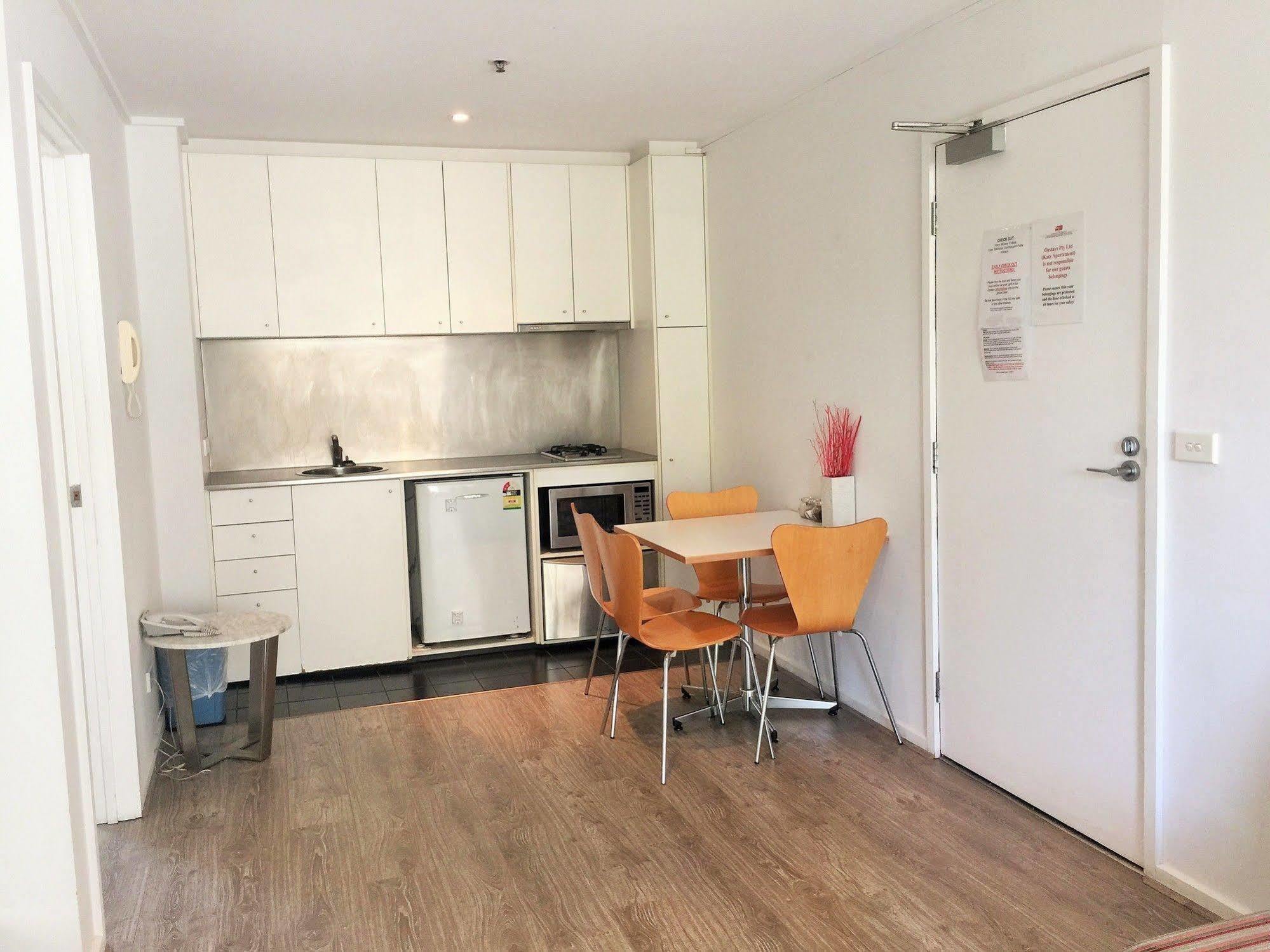 Aparthotel Ozstays 3*
