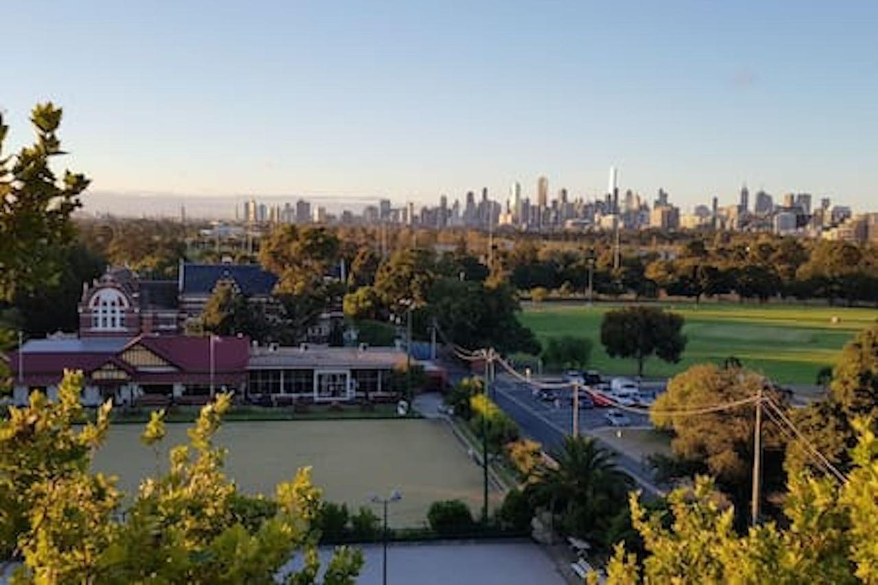 Spectacular Sunset Hideaway Bestview St Kilda Boutique Self-contained Luxury Melbourne