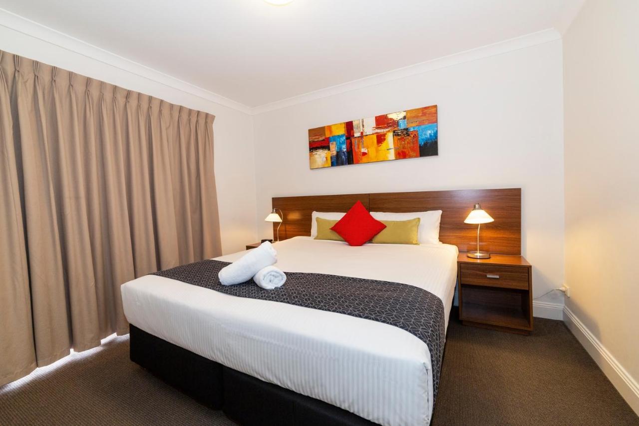 Amazing Accommodations: St Kilda 4*