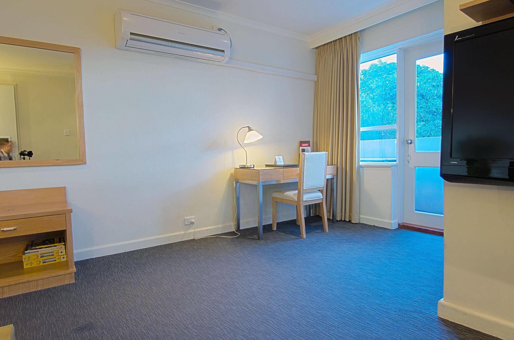 Aparthotel Park Squire Motor & Serviced 4*
