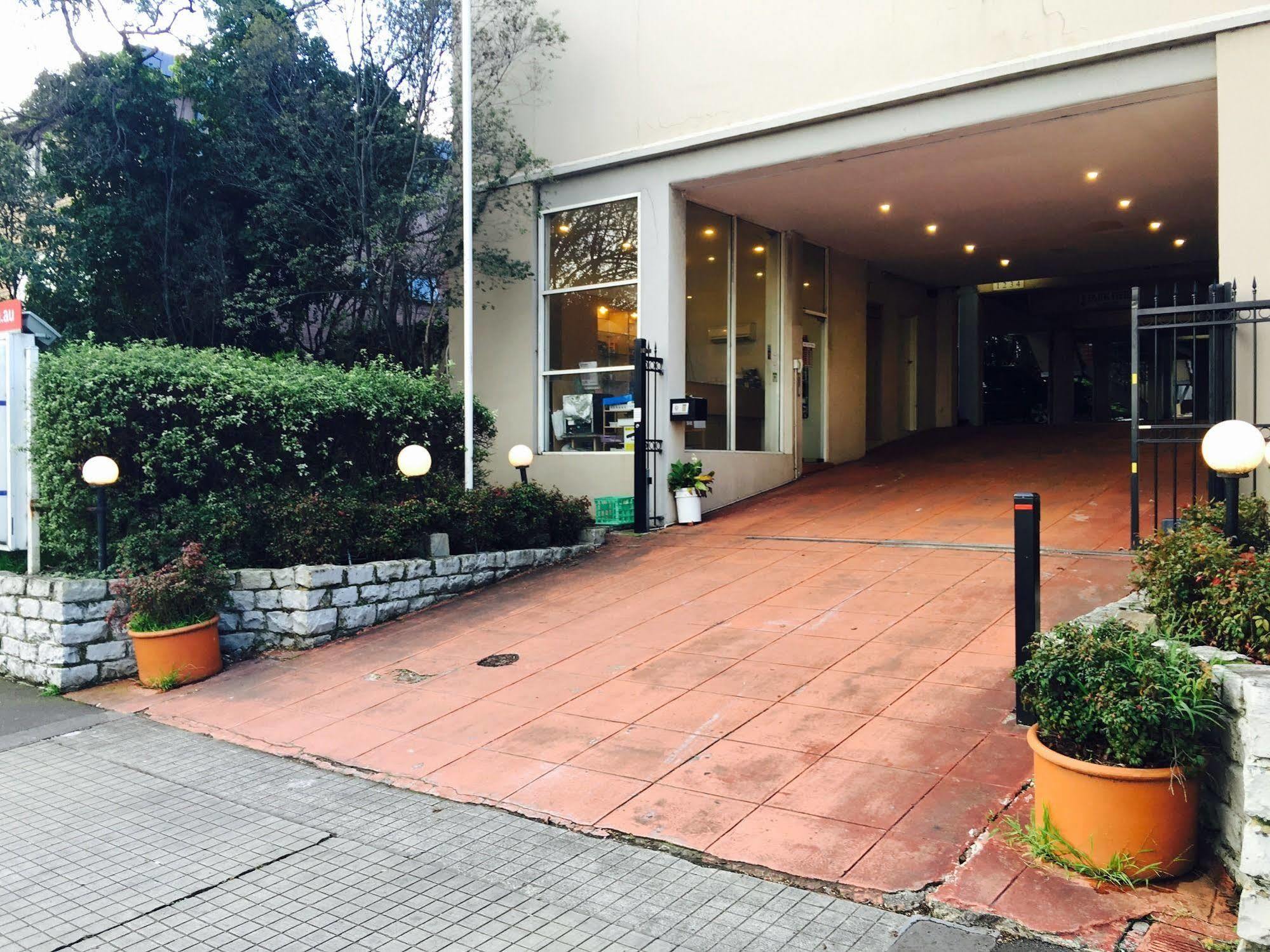 Aparthotel Park Squire Motor & Serviced 4*