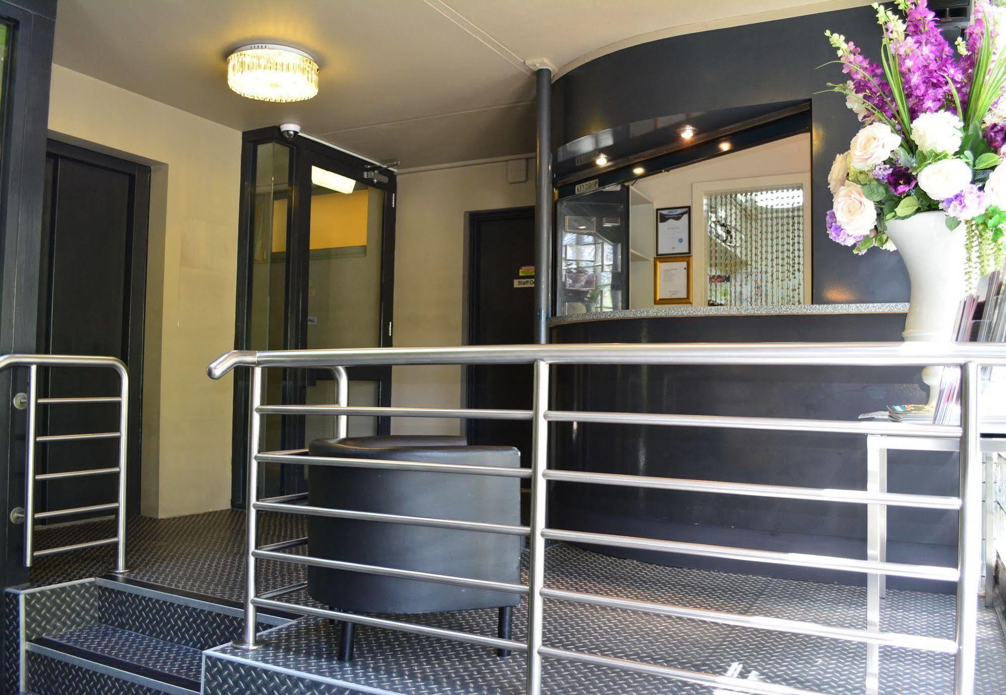 Aparthotel Heights Serviced
