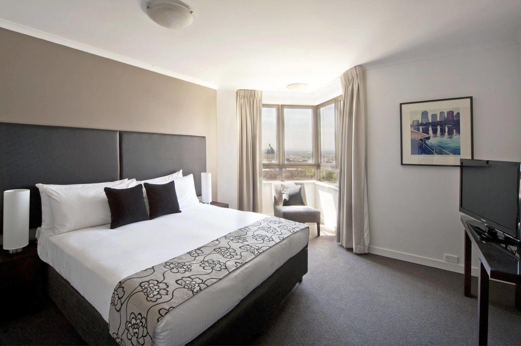Aparthotel Mantra On The Park 4*