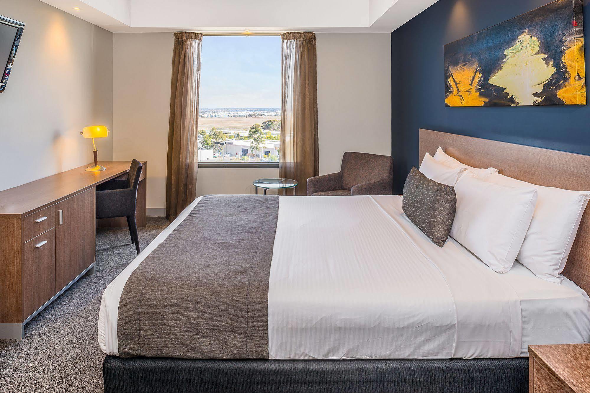 Mantra Airport 4* Melbourne
