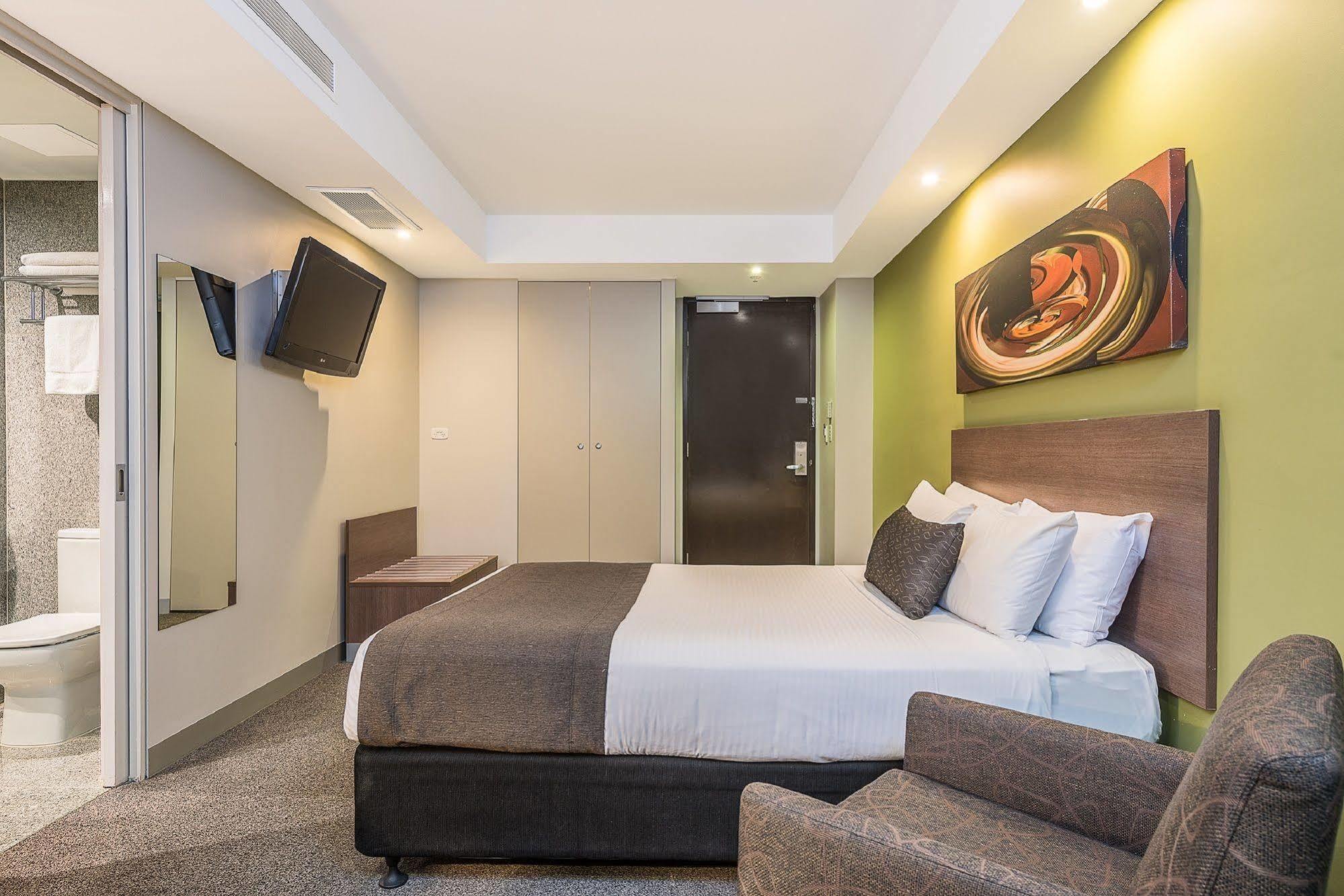 Mantra Airport 4* Melbourne