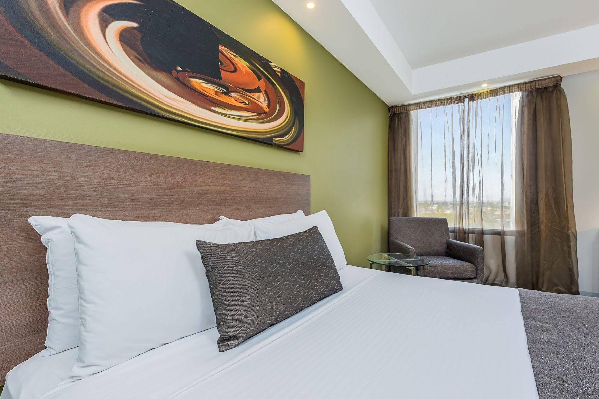 Mantra Airport Hotel 4*