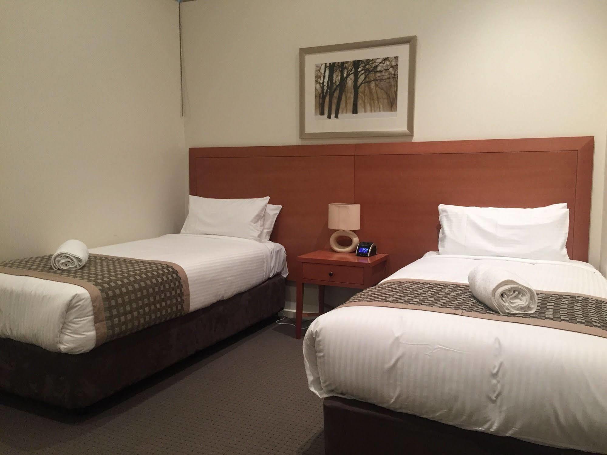 Aparthotel Beaumont Kew 4*