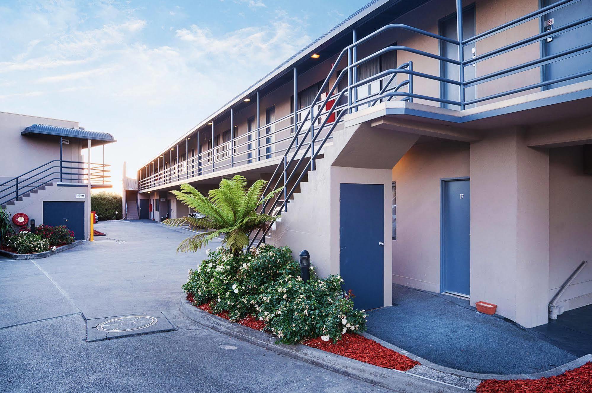 Motel Mahoneys Motor
