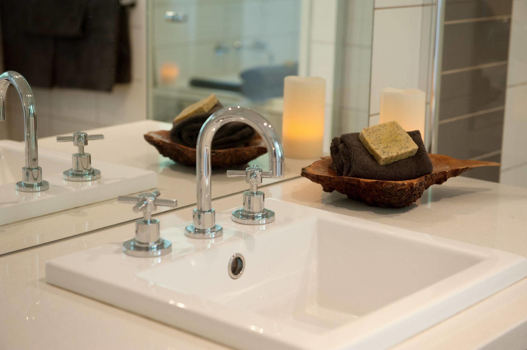Mountain Element Retreats * Melbourne