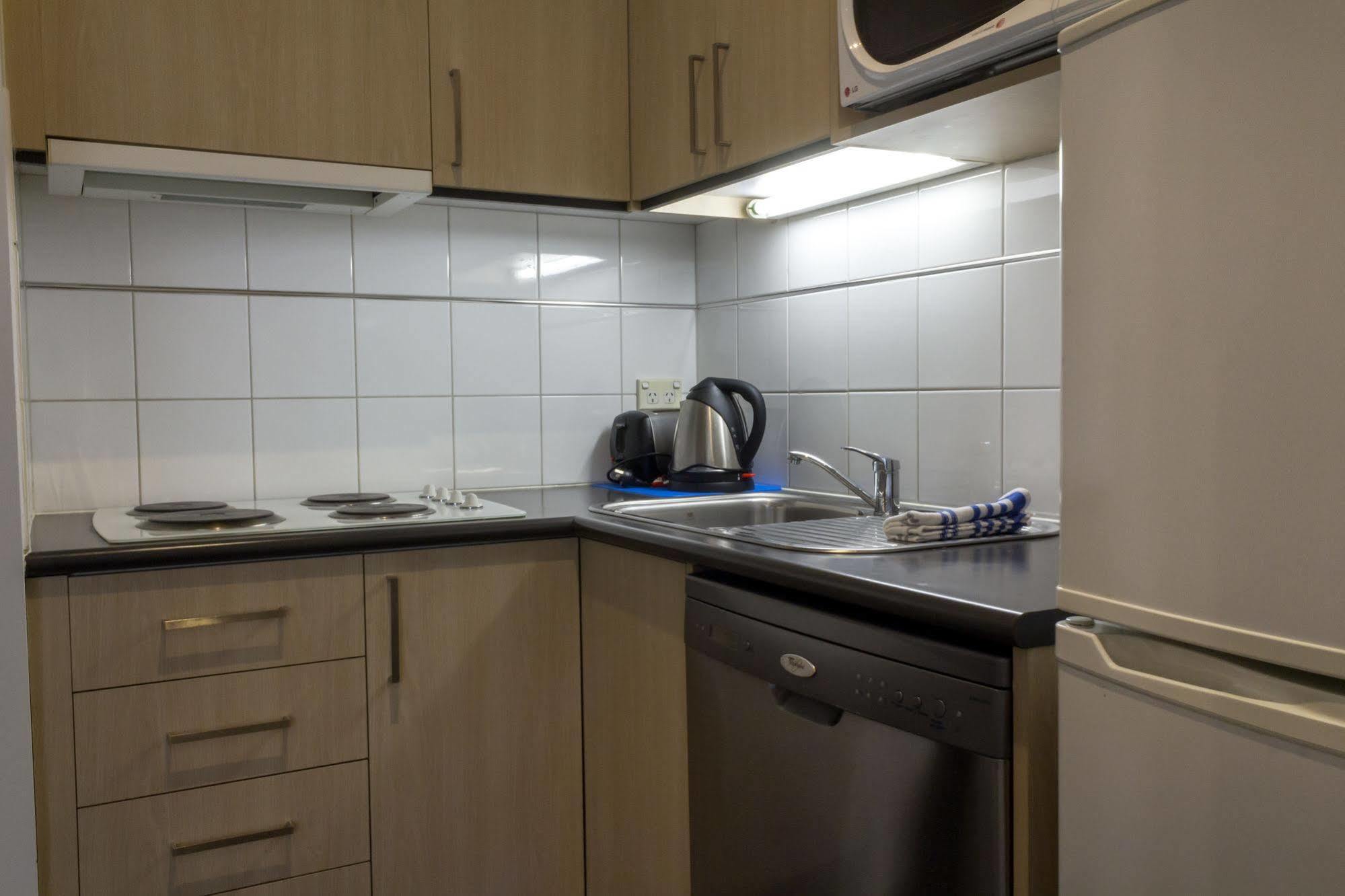 Riverside Aparthotel 4*