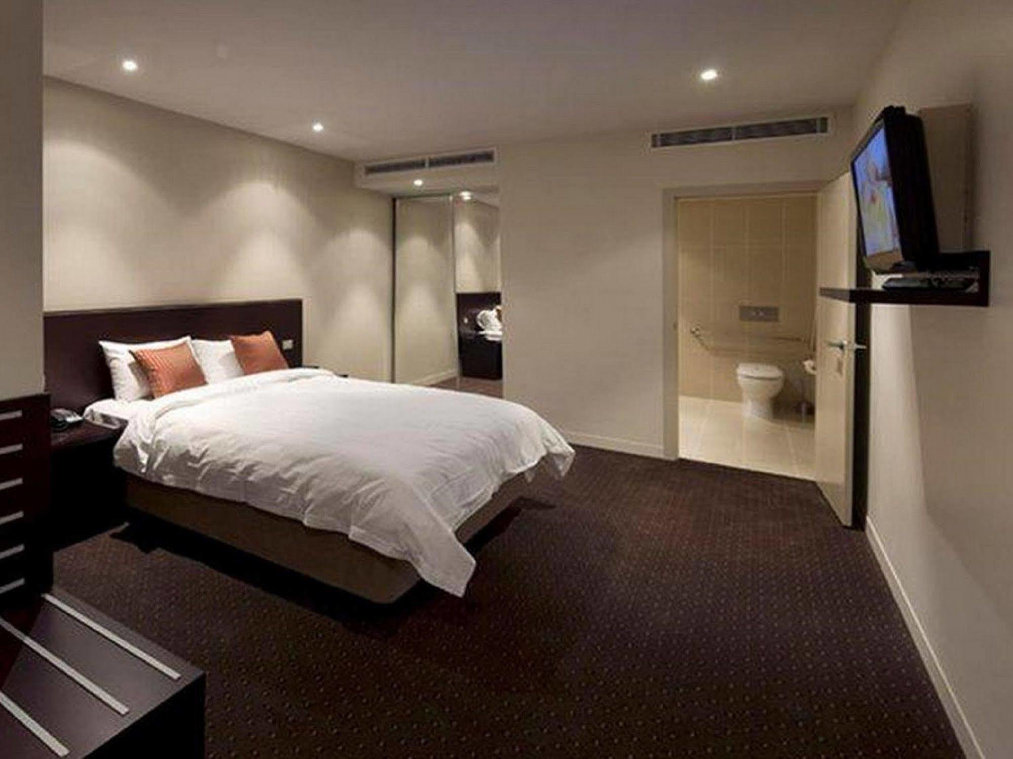 Atlantis Hotel Melbourne