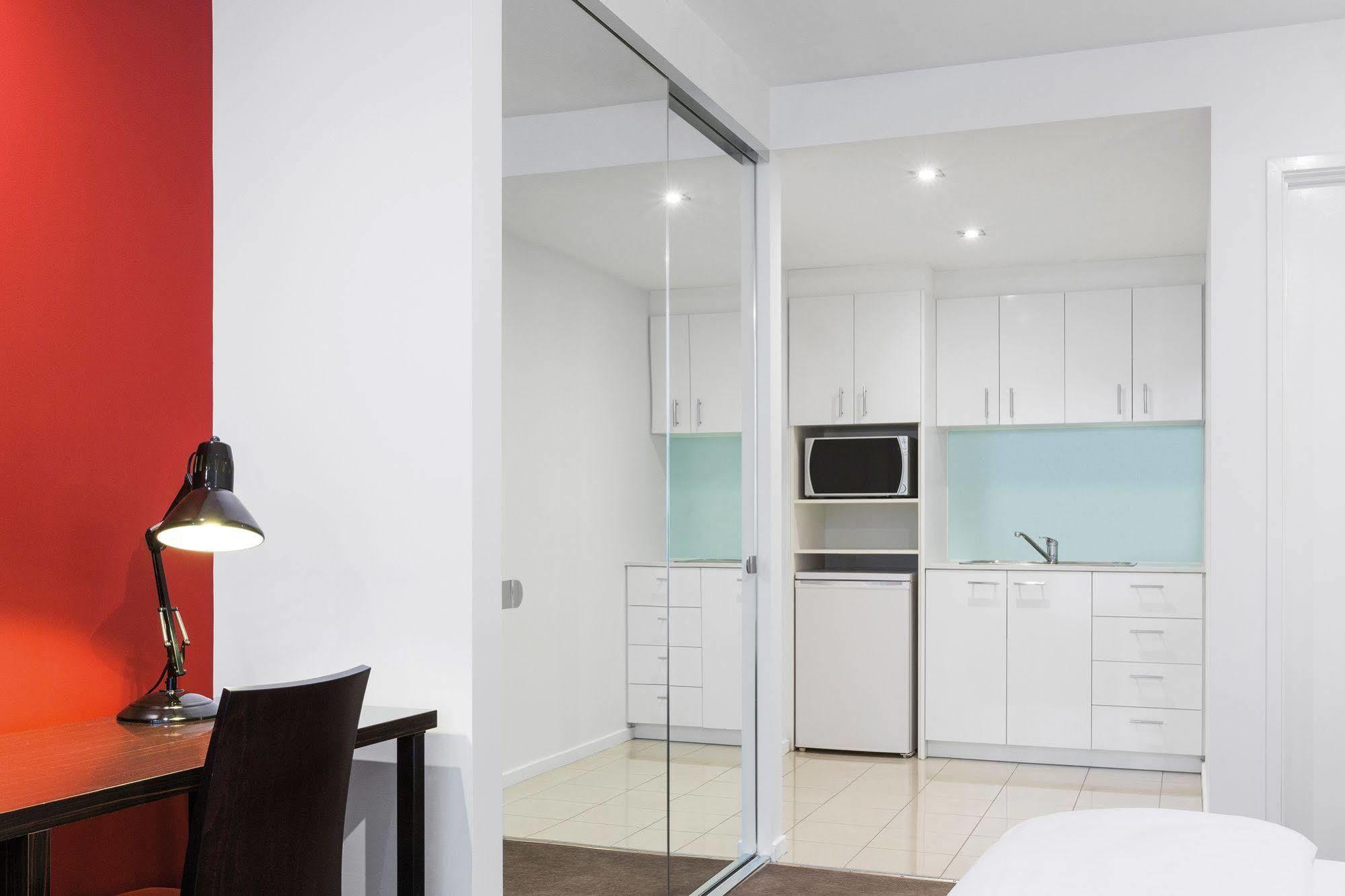Brady Flinders Street 4* Melbourne