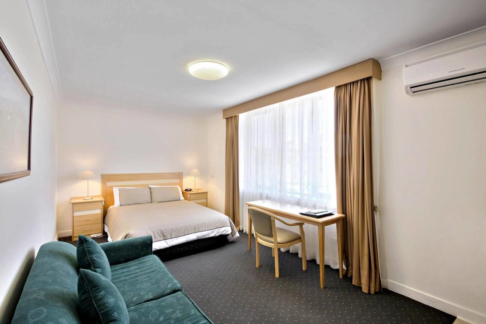 Melbourne's Princes Park Motel 4*