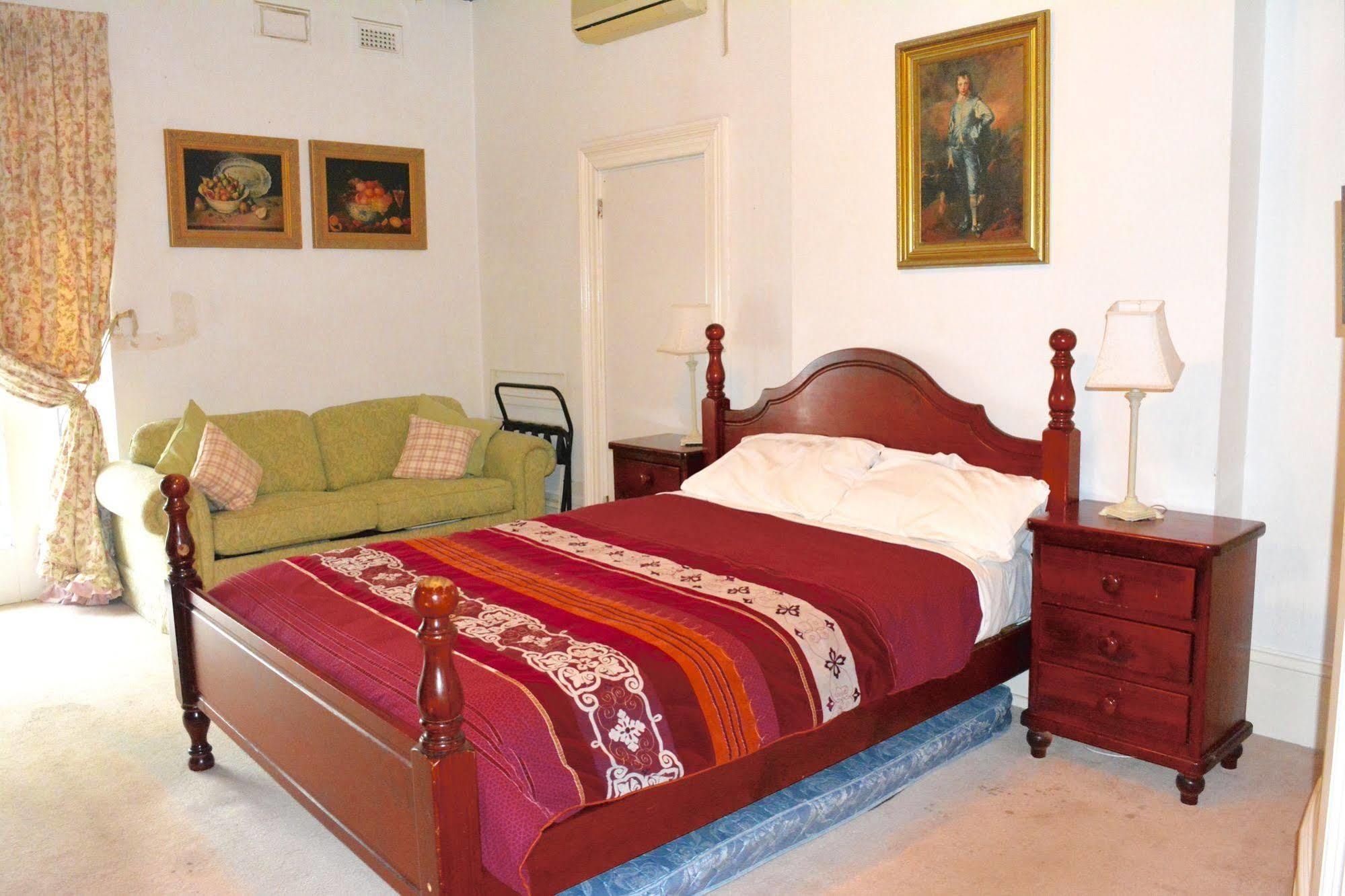 Bed & Breakfast Georgian Court Melbourne