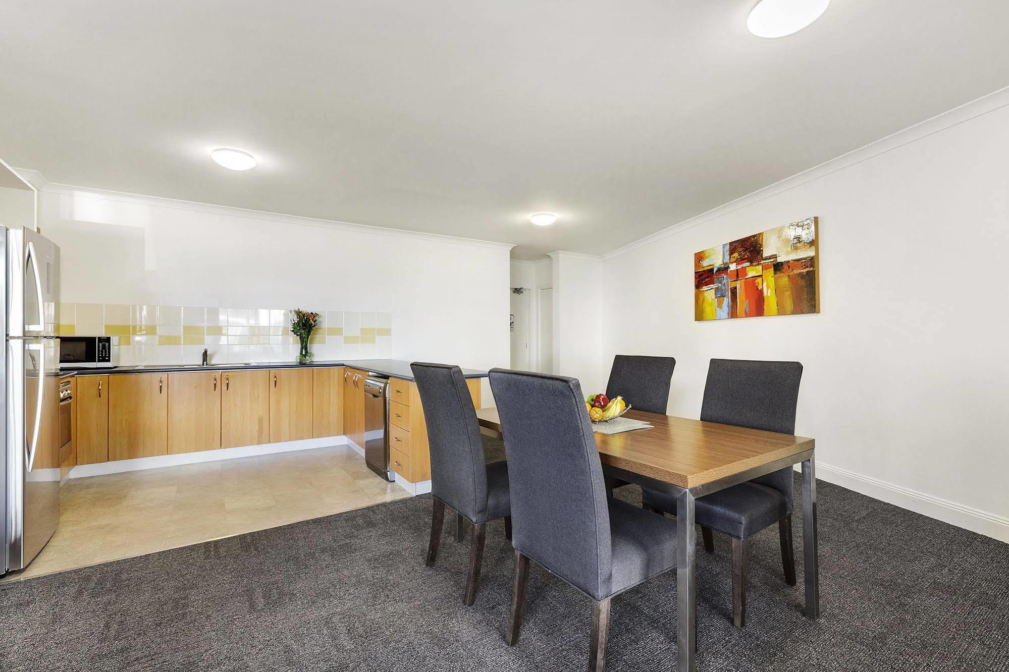 Amazing Accommodations: St Kilda Aparthotel Melbourne