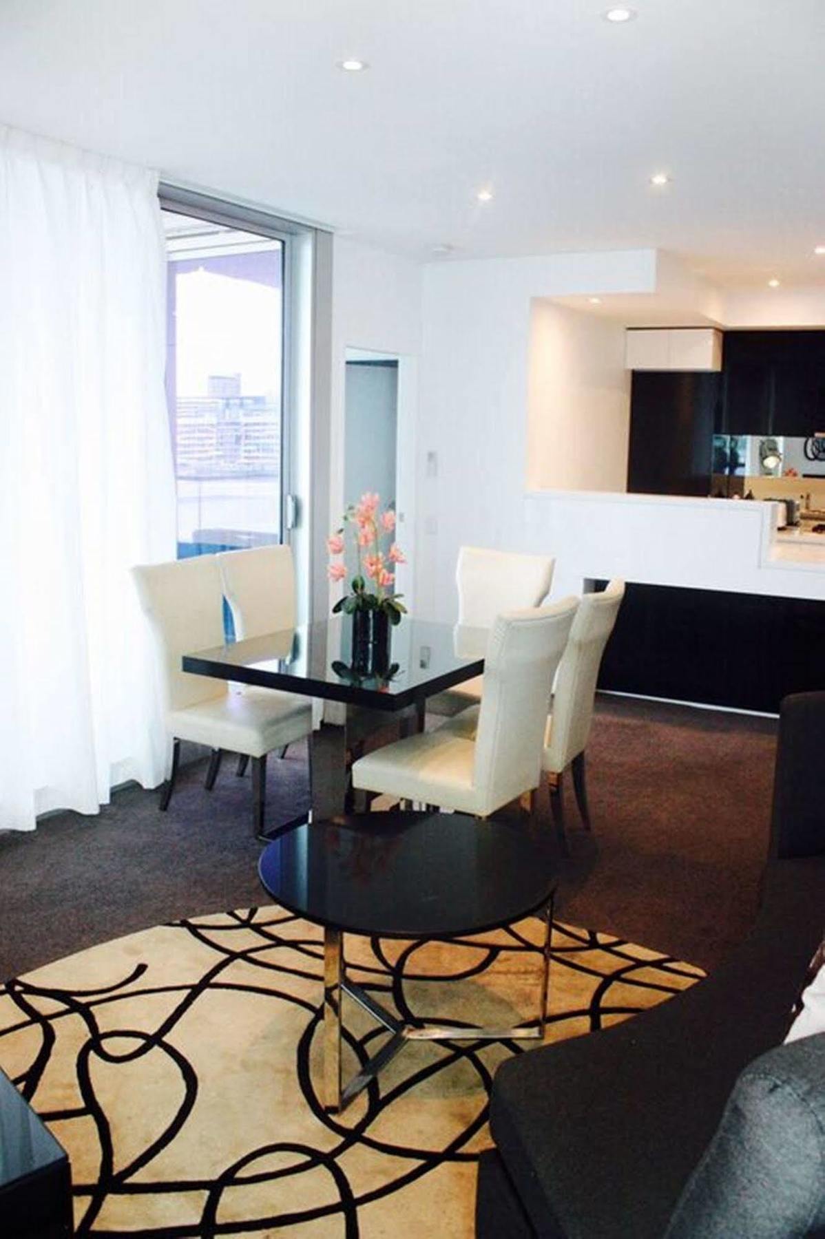 Domain - New Quay Docklands Apartment