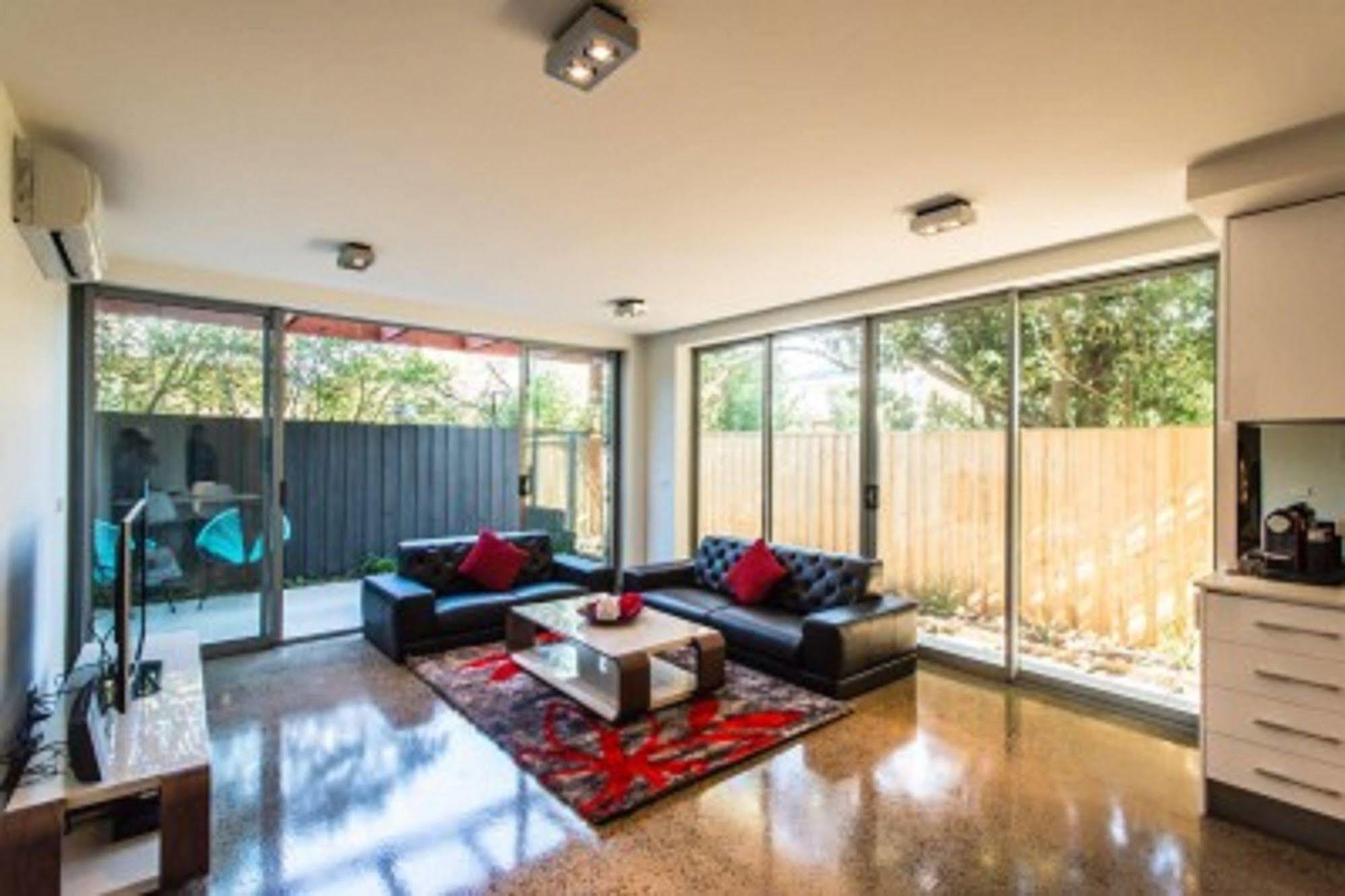 Orange Serviced 4* Melbourne