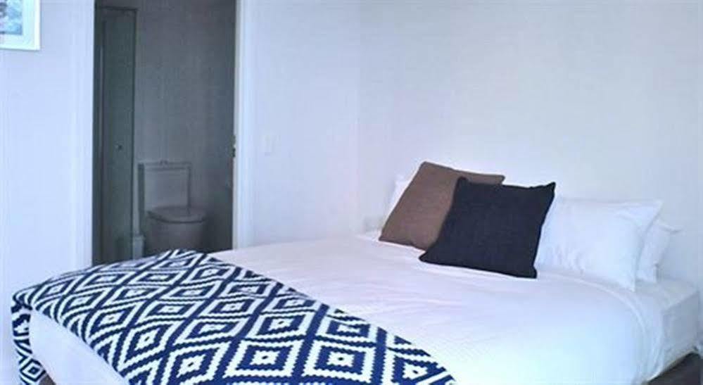Domain - St Kilda Rd Precinct 4*