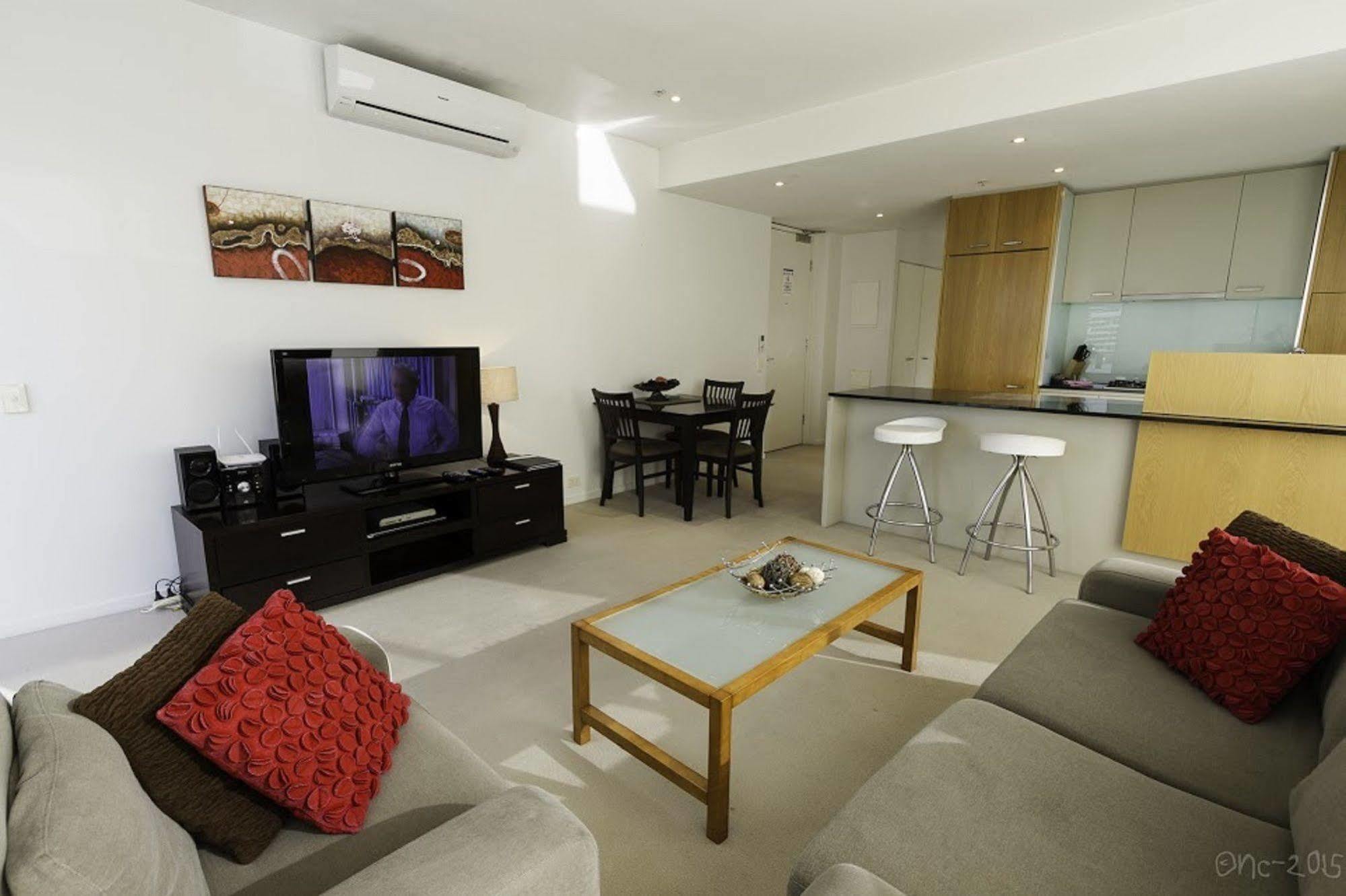 Aparthotel Docklands Prestige 4*