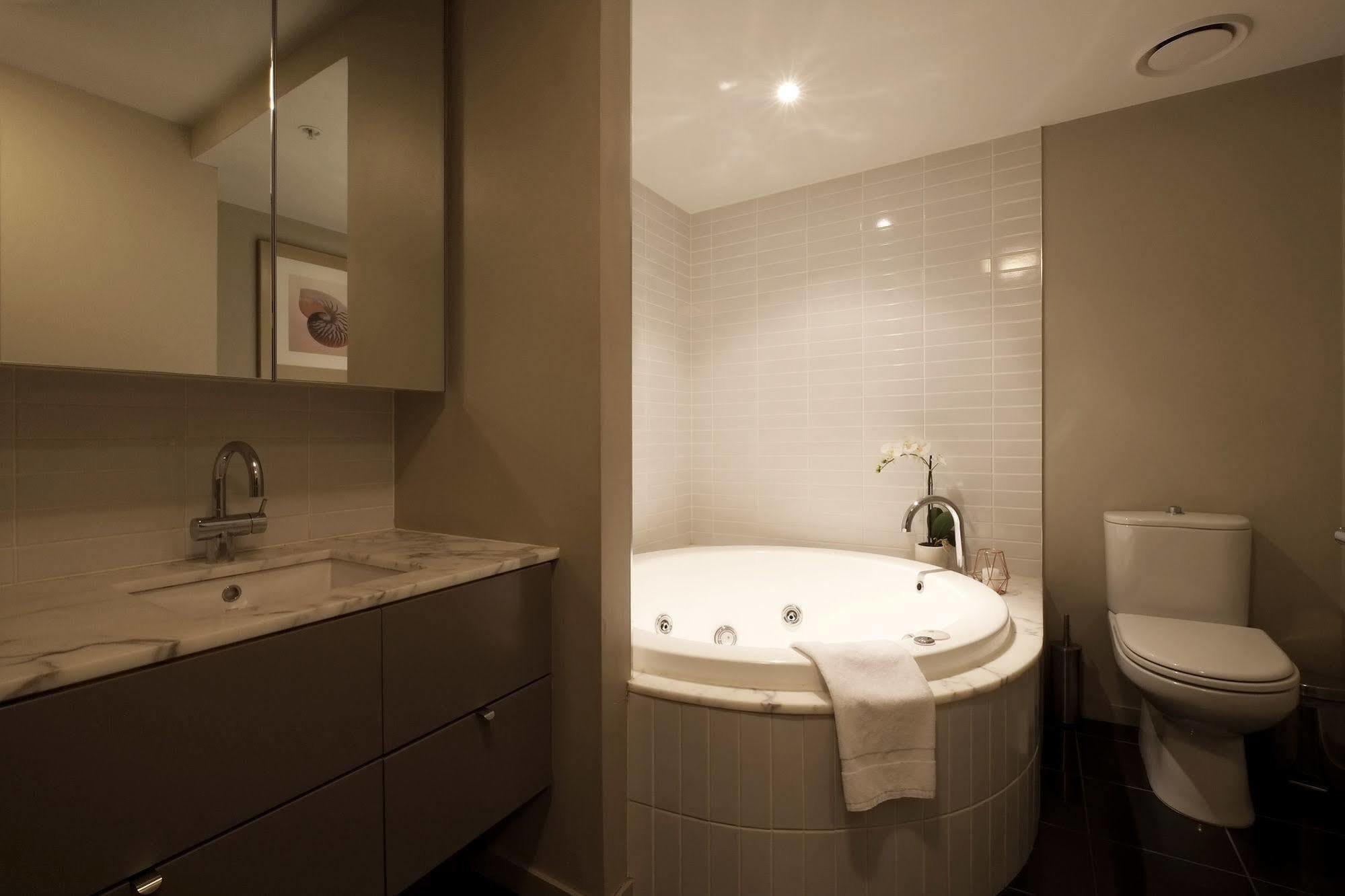 Docklands Prestige Aparthotel