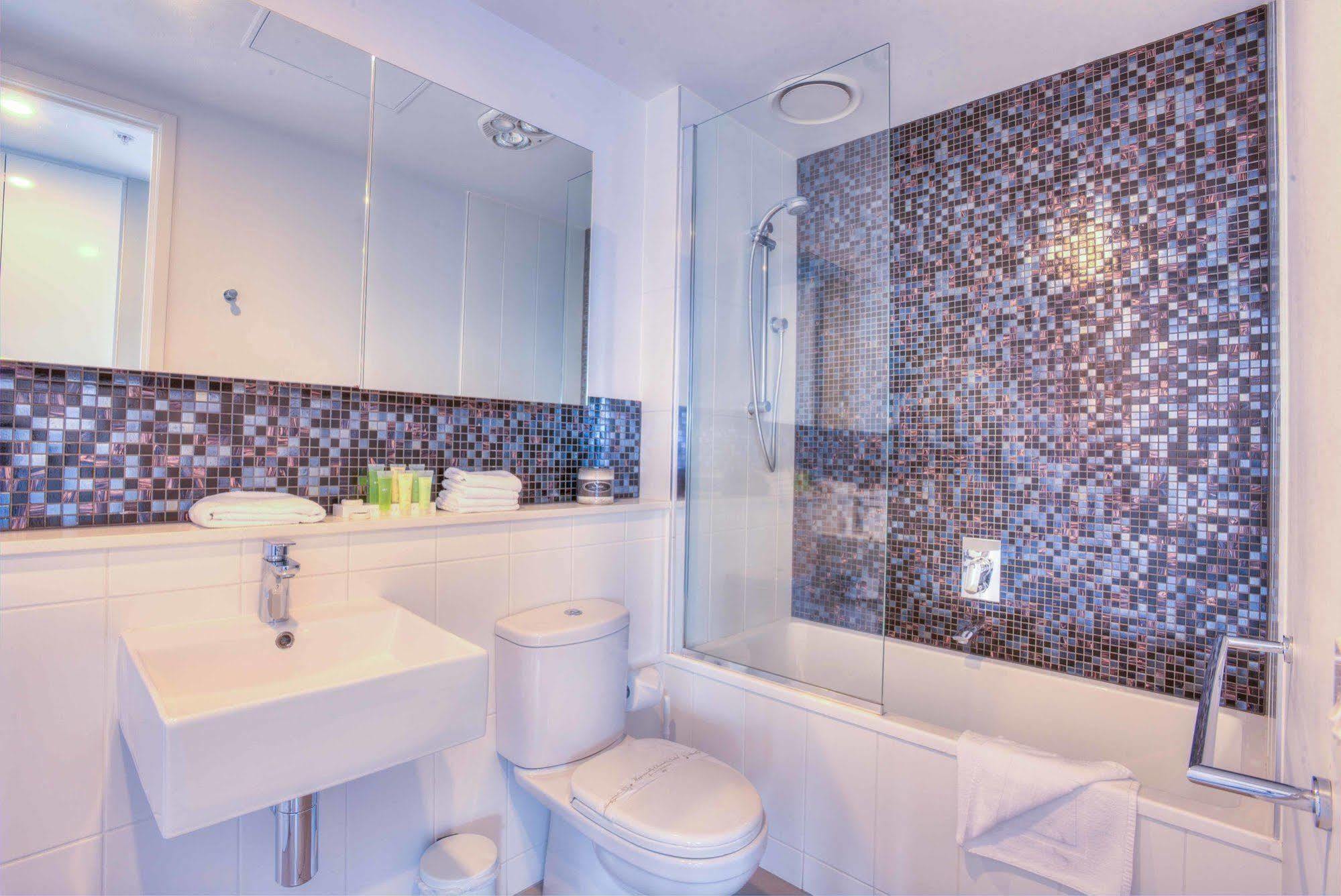 Alt Tower Aparthotel 4*