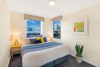 Platinum On Whiteman St Apartment *