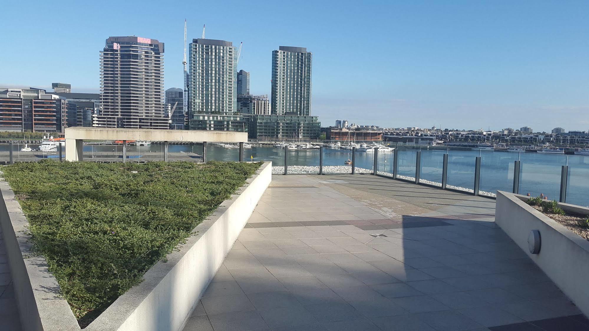 Apartment View Docklands Melbourne Apartment *