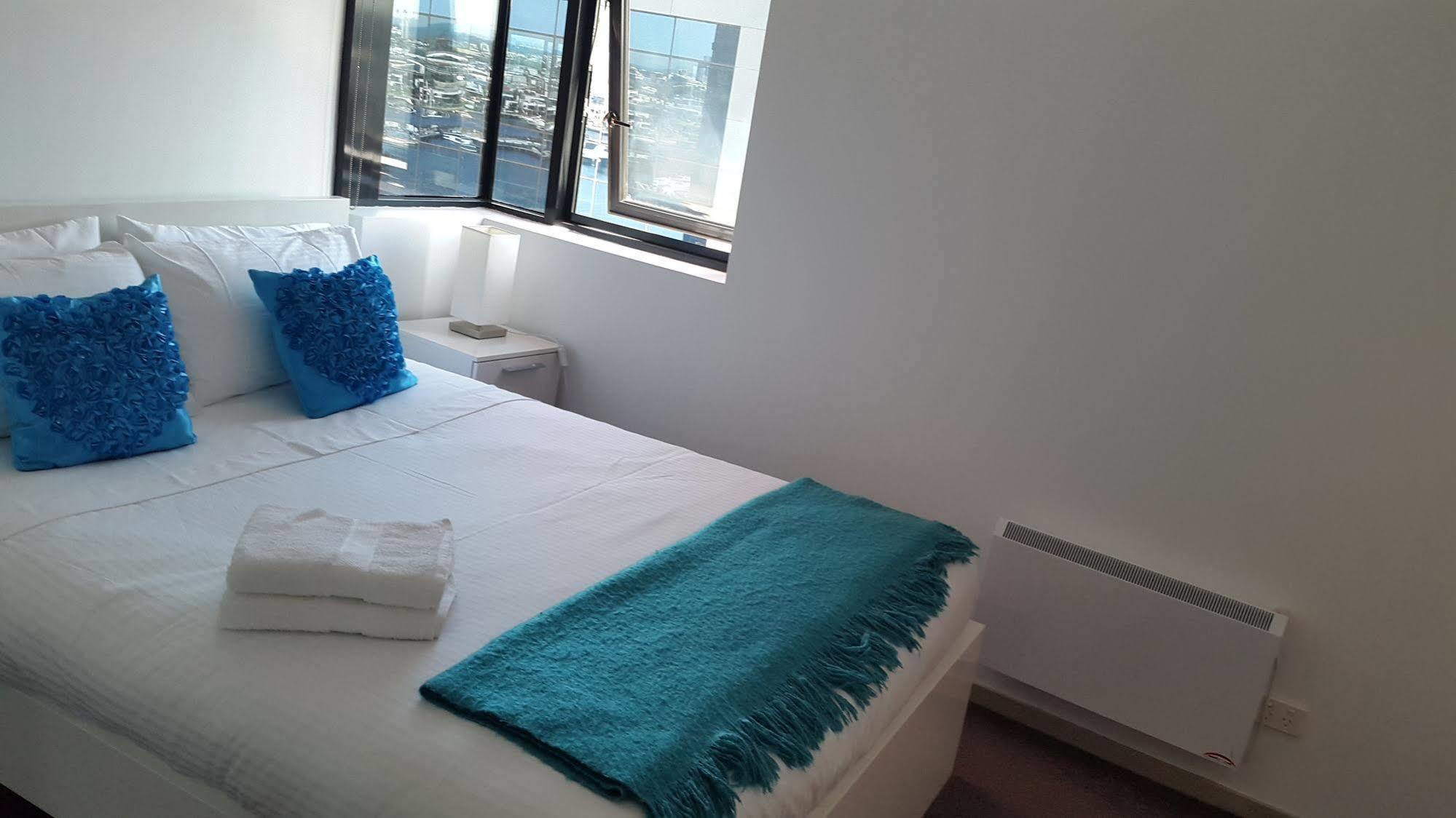Apartment View Docklands Melbourne Apartment *