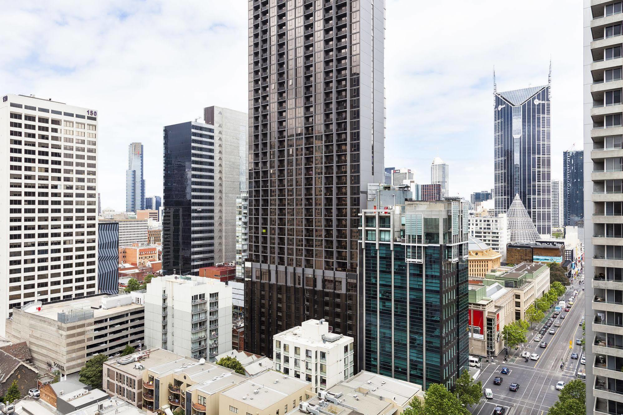 Akom 4* Melbourne