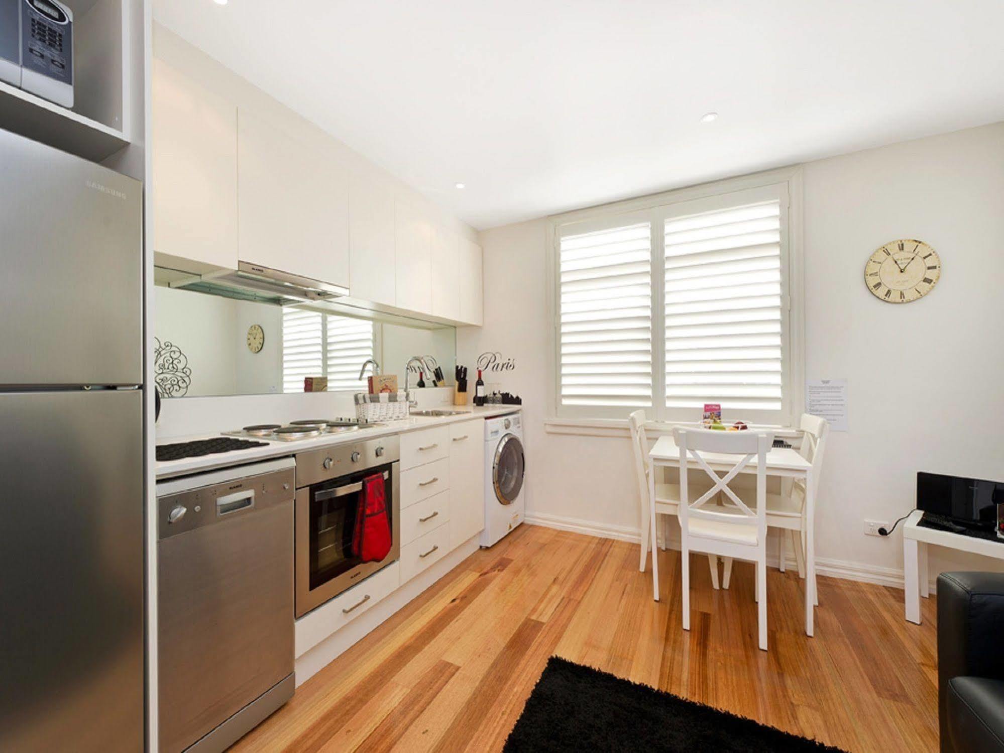 Position Perfect Carlton Apartment Melbourne