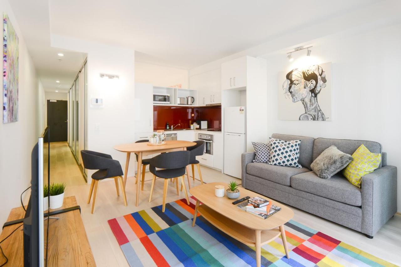 Canvas Suites On Russell Place
